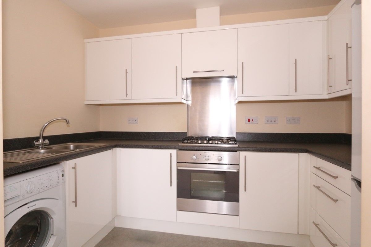 2 bedroom apartment flat/apartment Let in Manchester - Photograph 2.