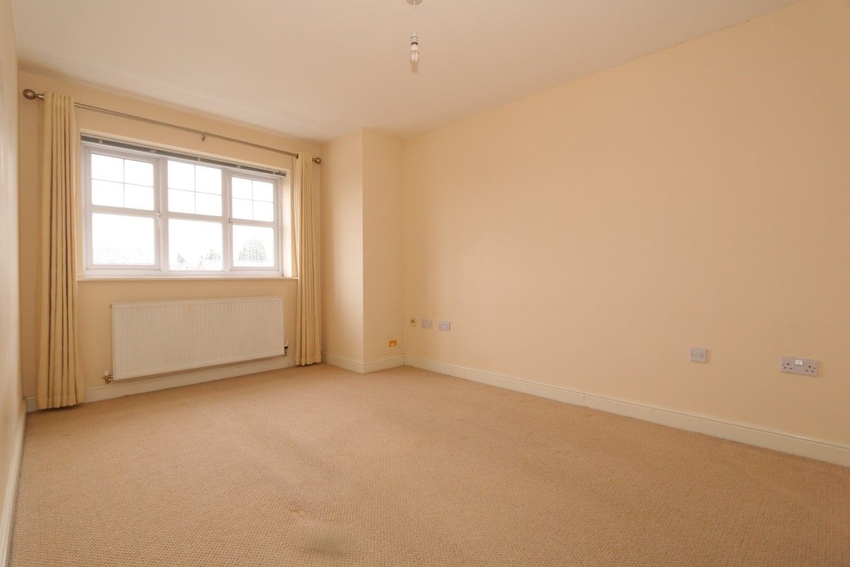 2 bedroom apartment flat/apartment Let in Manchester - Photograph 3.