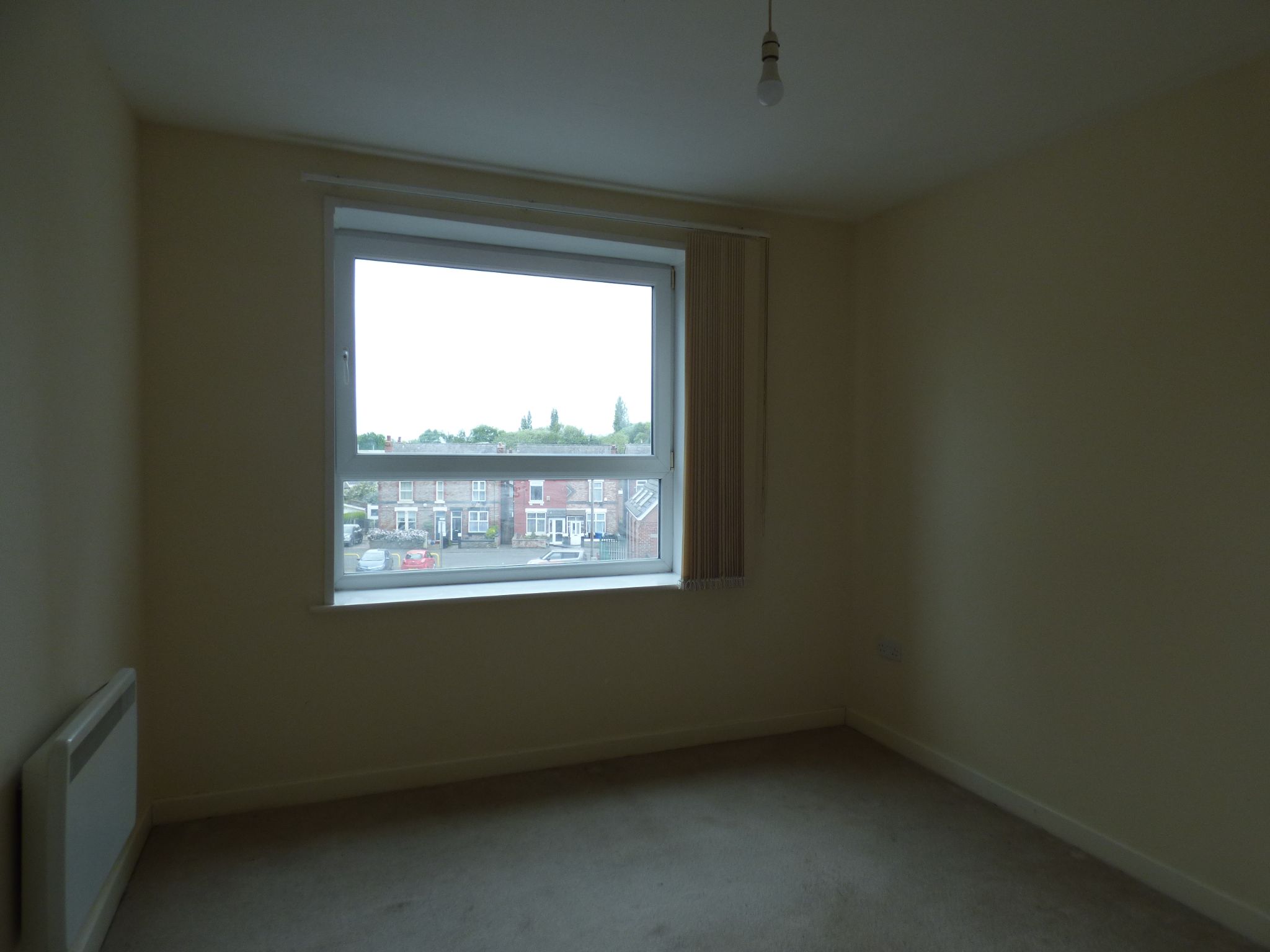 2 bedroom apartment flat/apartment Let in Stockport - Photograph 10.