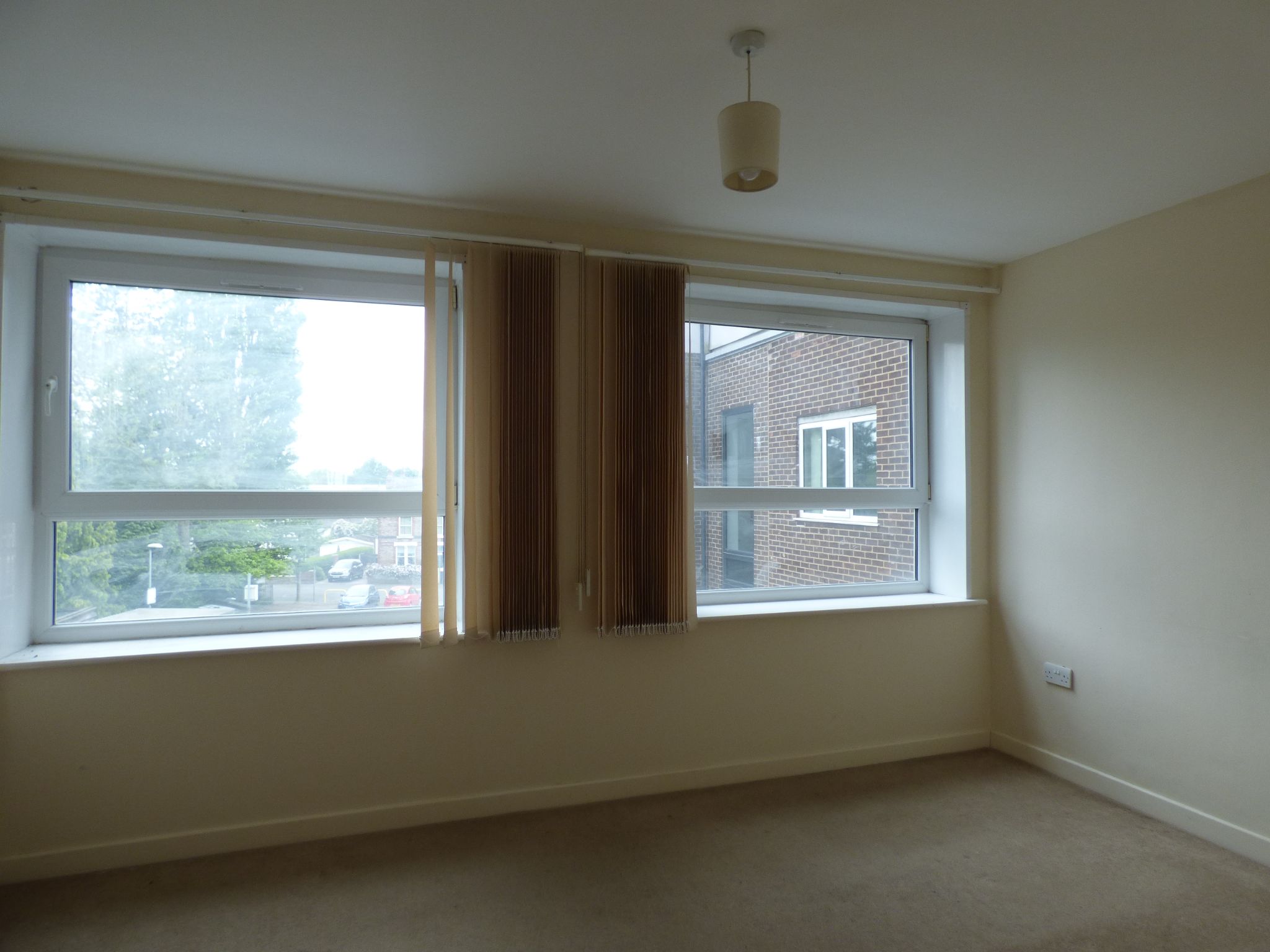 2 bedroom apartment flat/apartment Let in Stockport - Photograph 9.