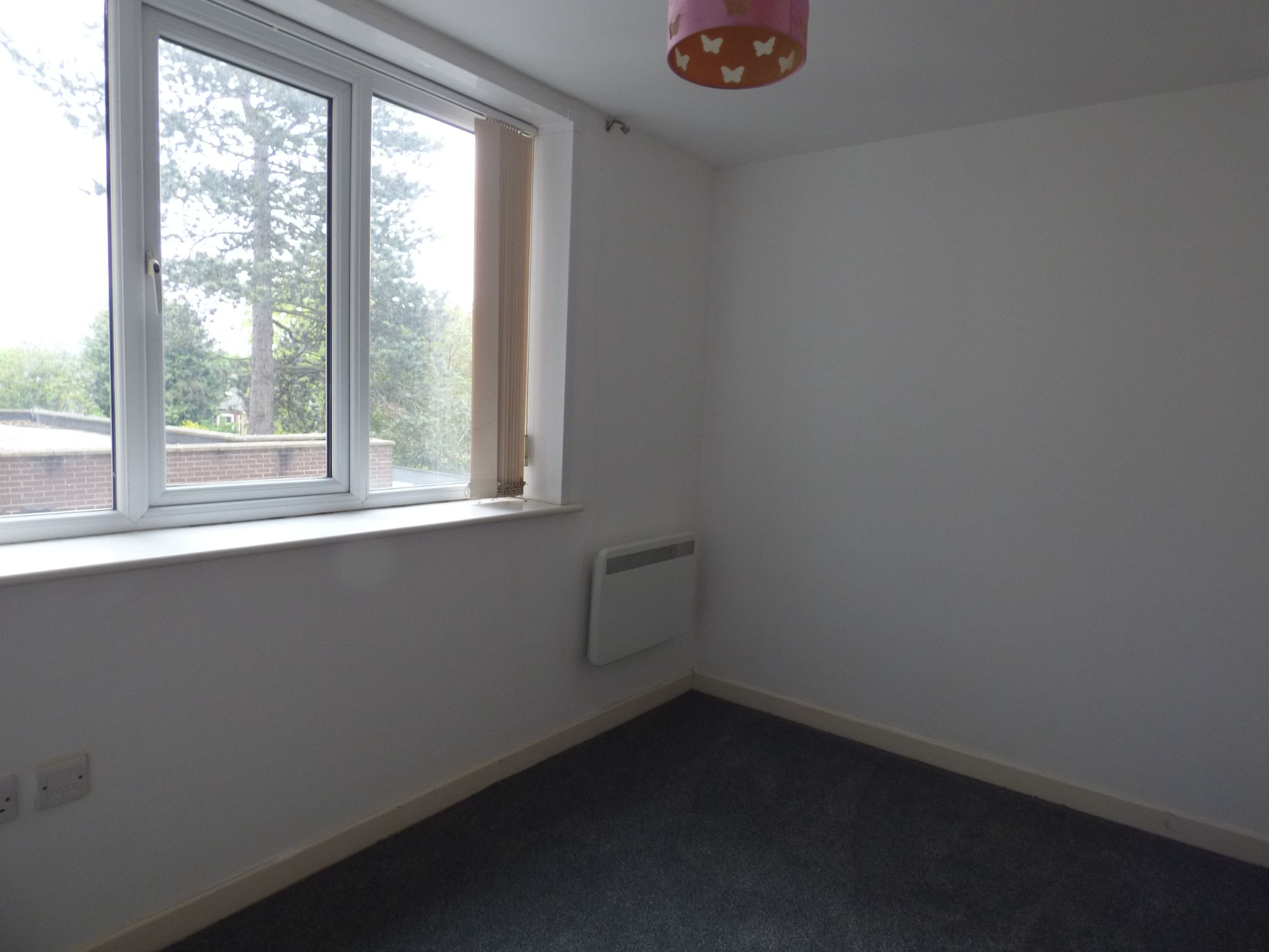 2 bedroom apartment flat/apartment Let in Stockport - Photograph 10.