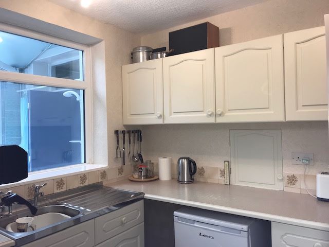 3 bedroom semi-detached house Let in Stockport - Photograph 6.