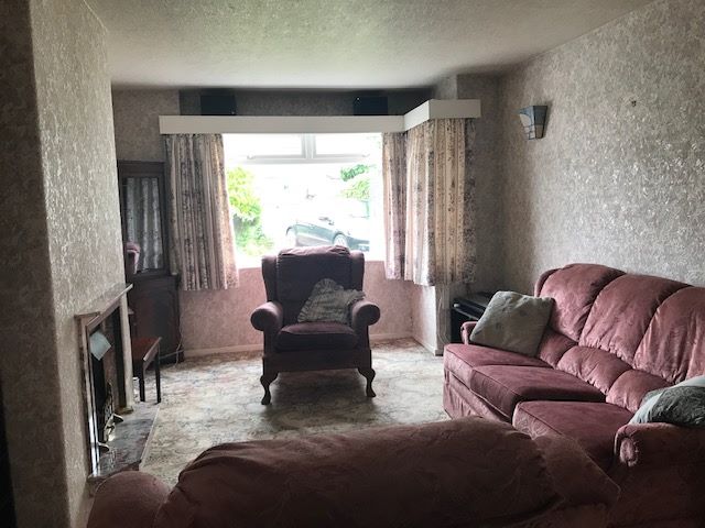 3 bedroom semi-detached house Let in Stockport - Photograph 4.