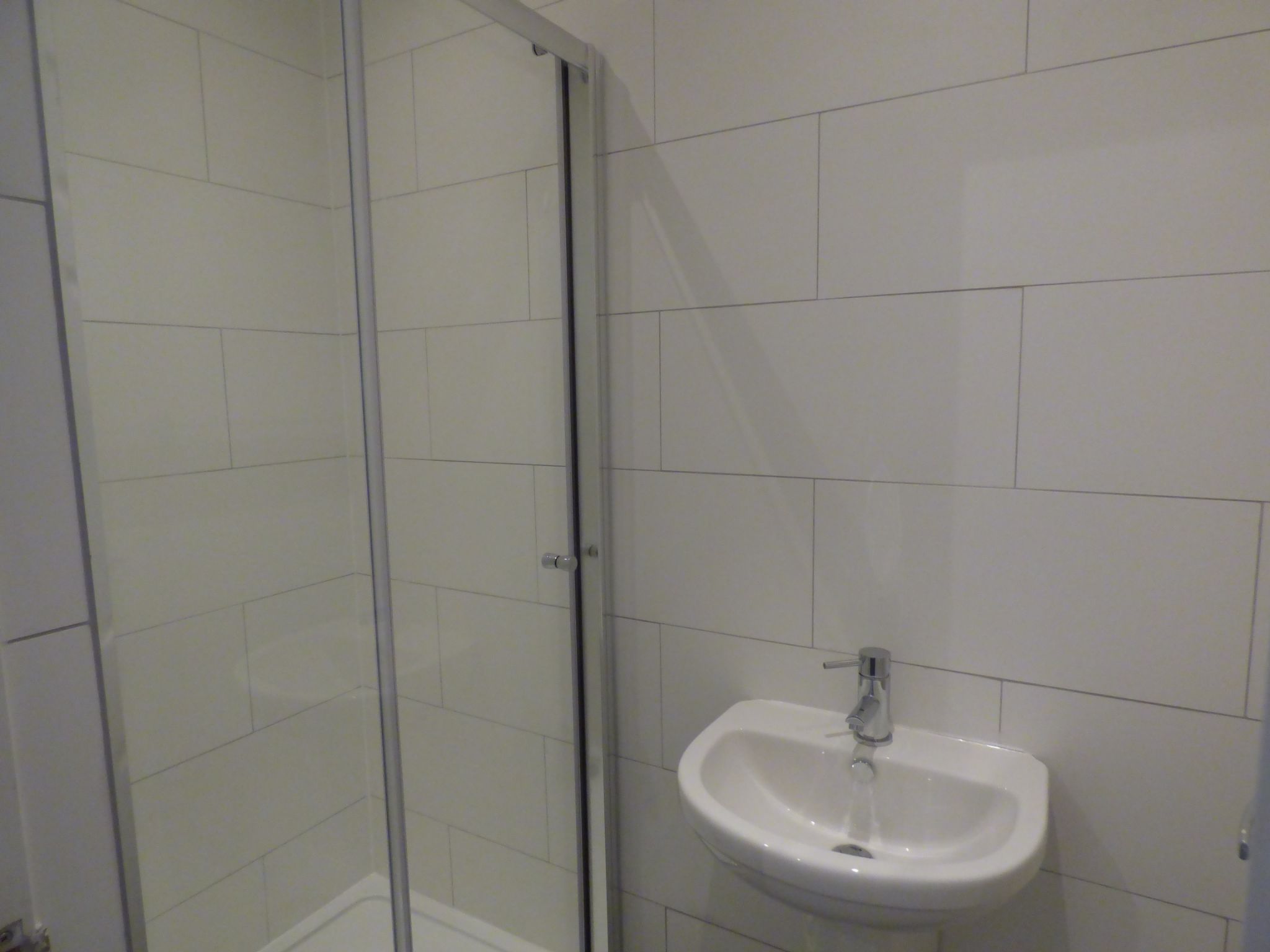 1 bedroom apartment flat/apartment Let in Hazel Grove - Photograph 11.