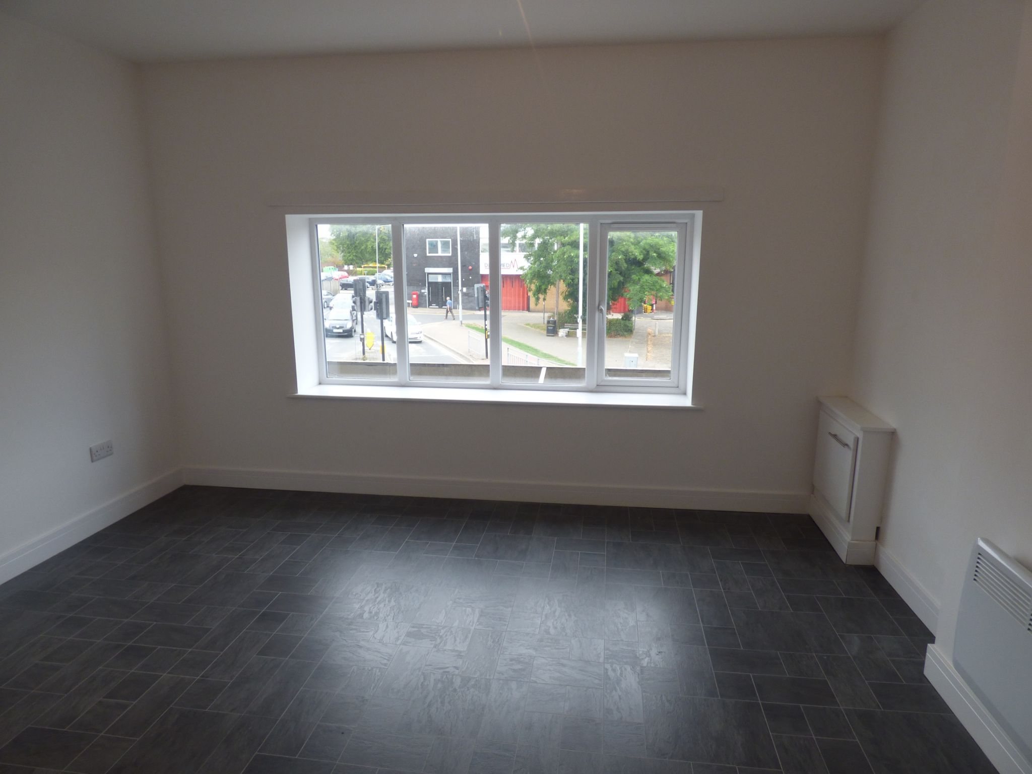 1 bedroom apartment flat/apartment Let in Hazel Grove - Photograph 4.