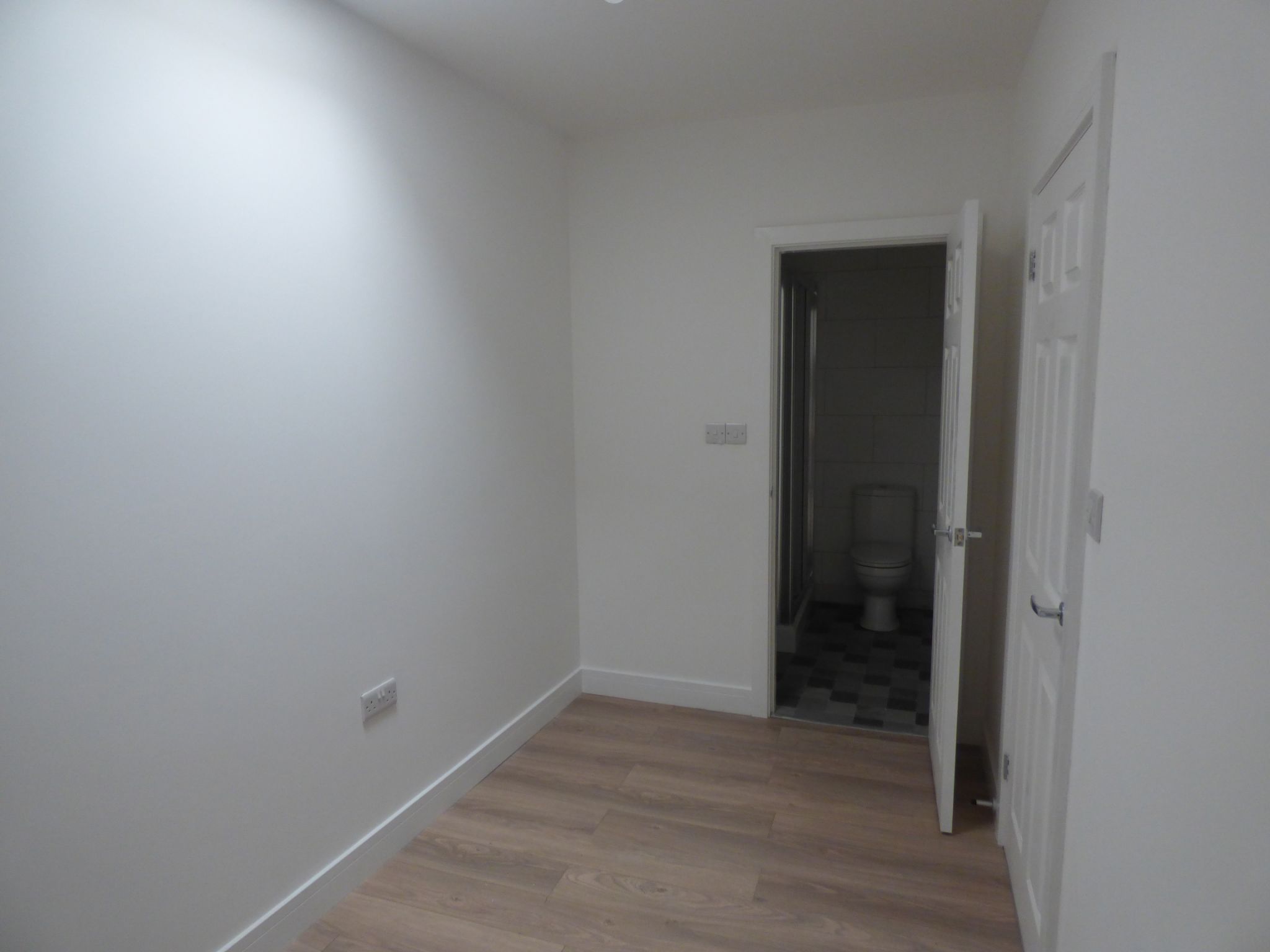 1 bedroom apartment flat/apartment Let in Hazel Grove - Photograph 8.