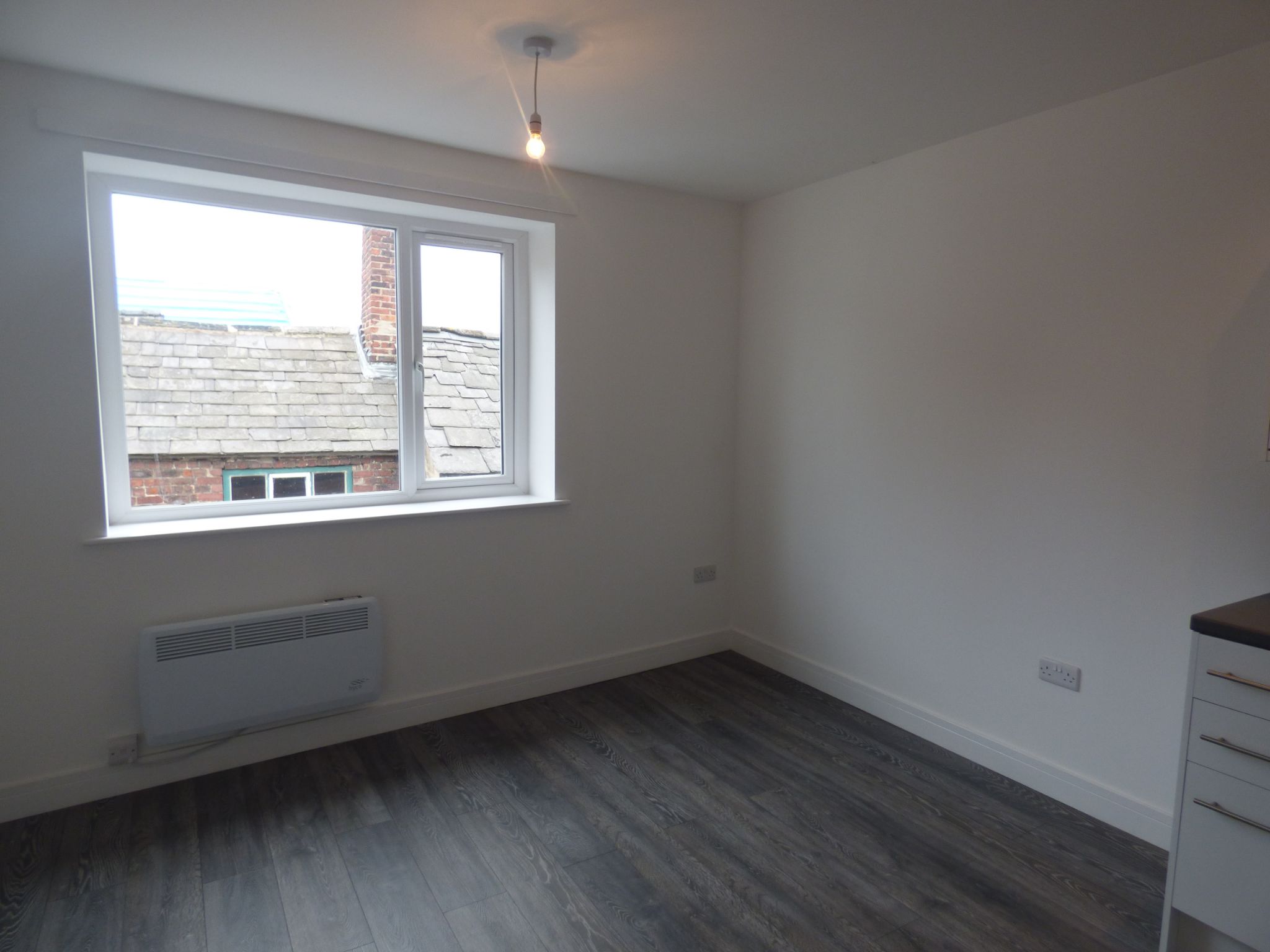 1 bedroom apartment flat/apartment Let in Hazel Grove - Photograph 2.