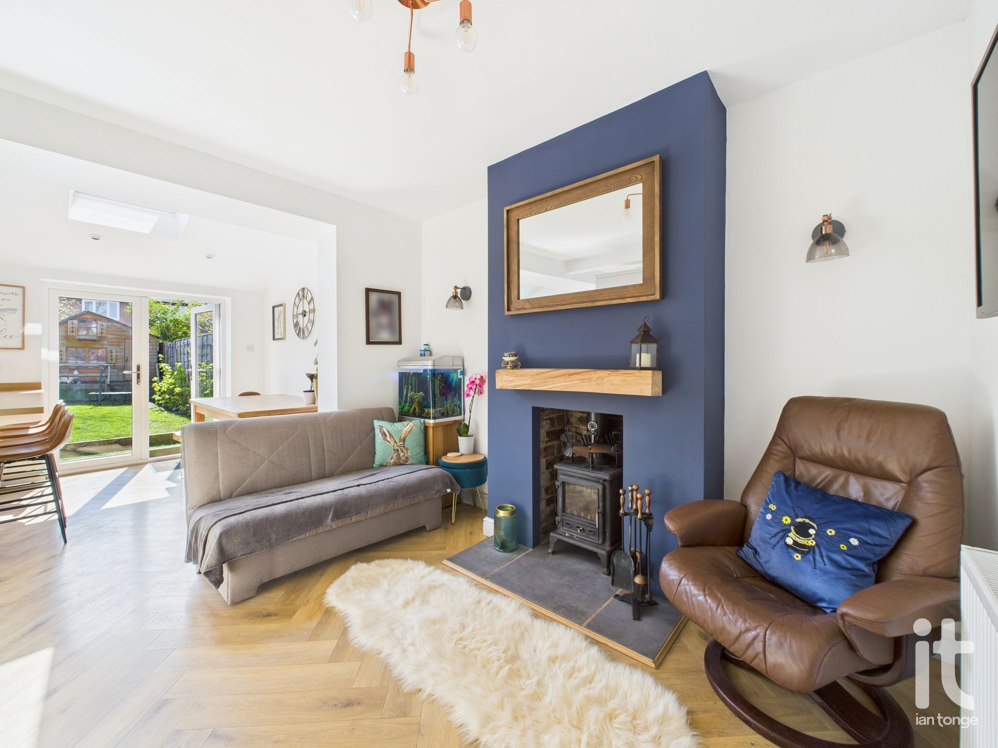 3 bedroom semi-detached house SSTC in Stockport - Photograph 10.