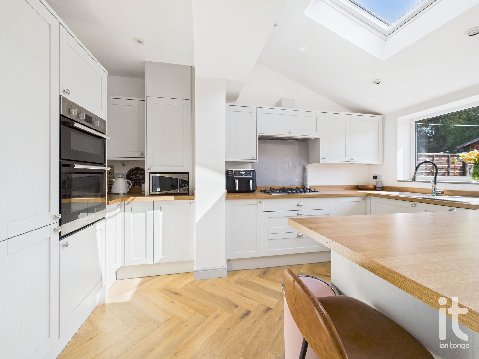 3 bedroom semi-detached house SSTC in Stockport - Photograph 14.