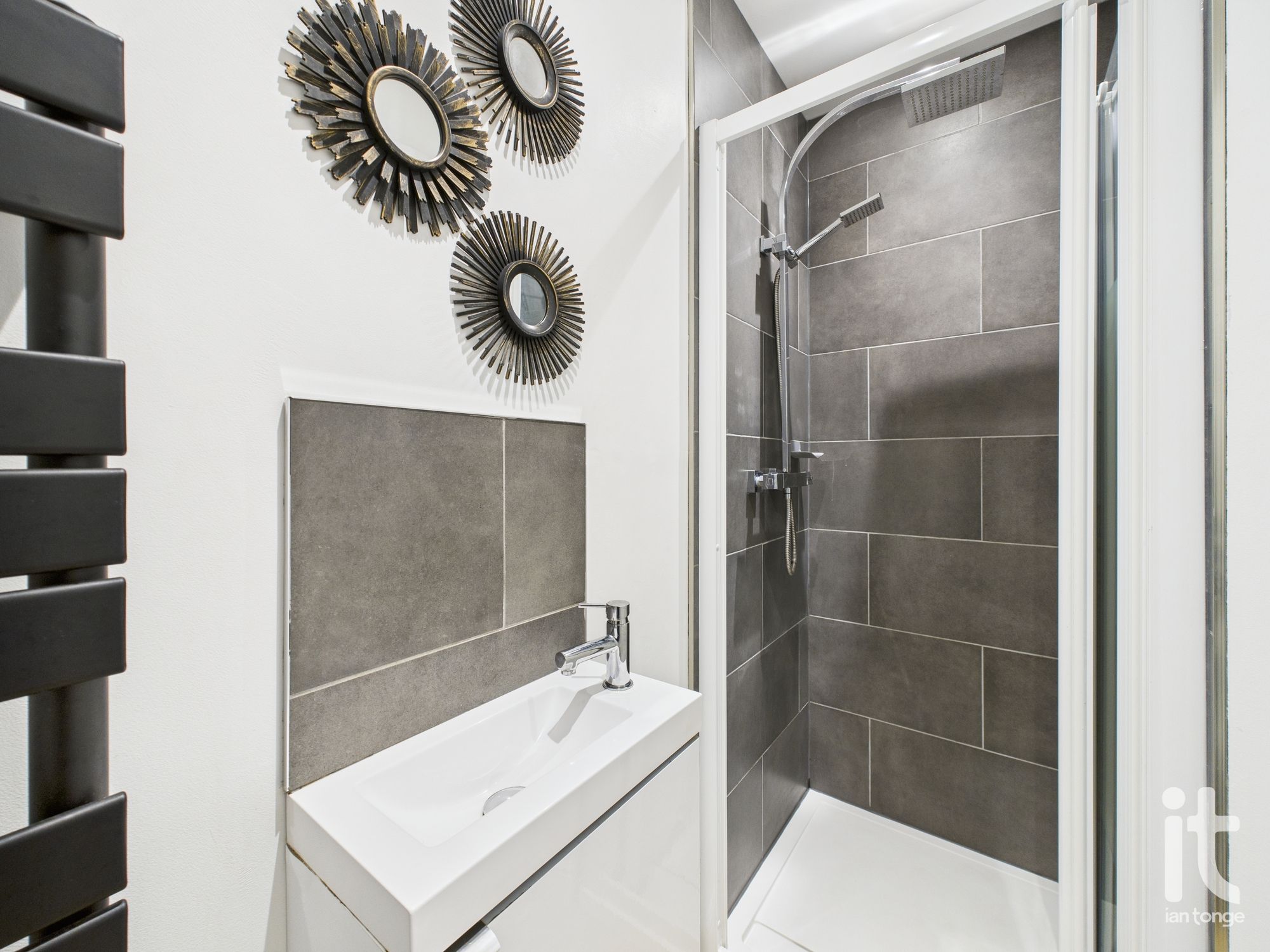 3 bedroom semi-detached house SSTC in Stockport - Photograph 7.