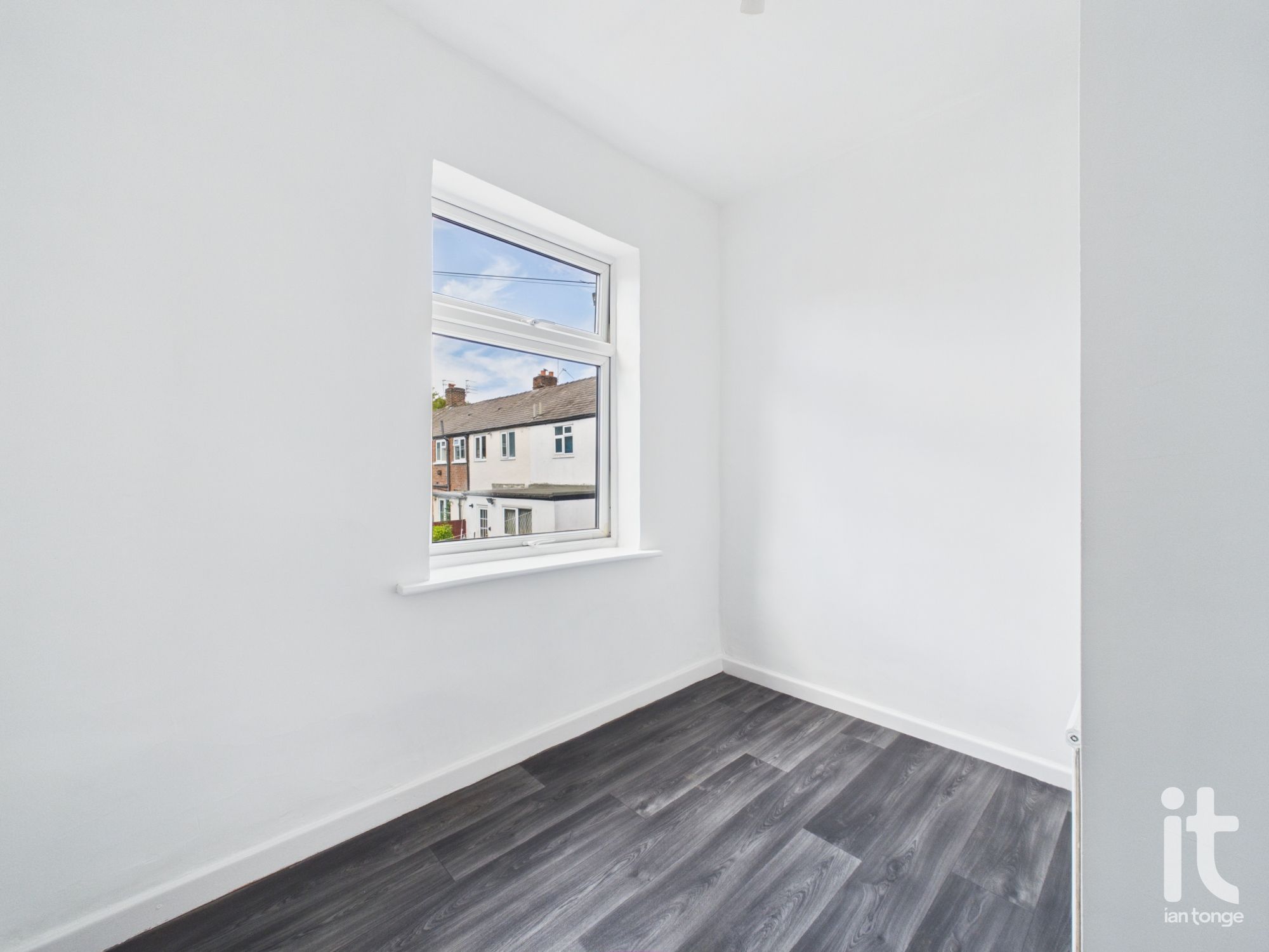 2 bedroom end terraced house For Sale in Stockport - Photograph 10.