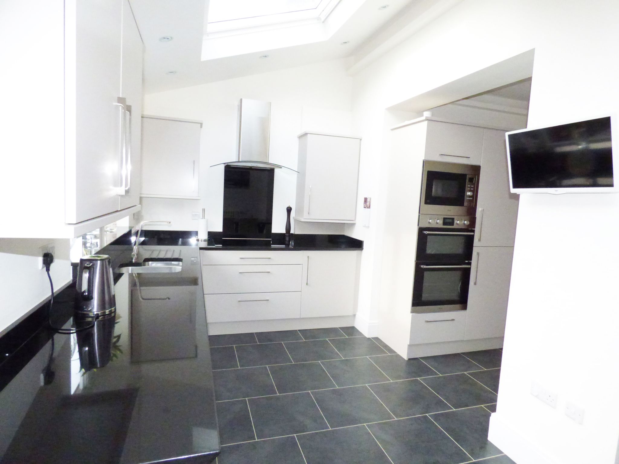 3 bedroom semi-detached house Under Offer in Stockport - Photograph 9.