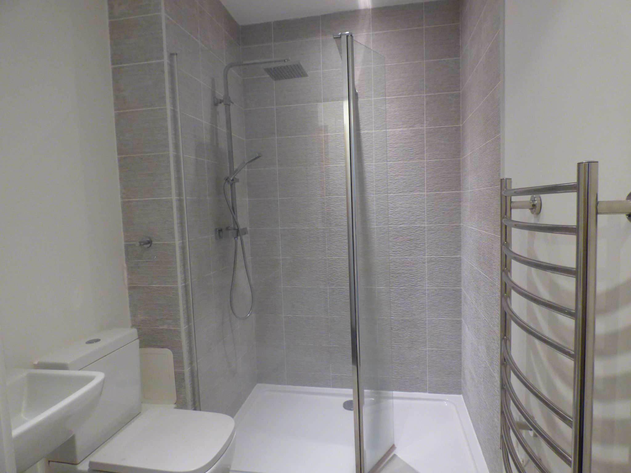 1 bedroom apartment flat/apartment To Let in Stockport - Shower room.
