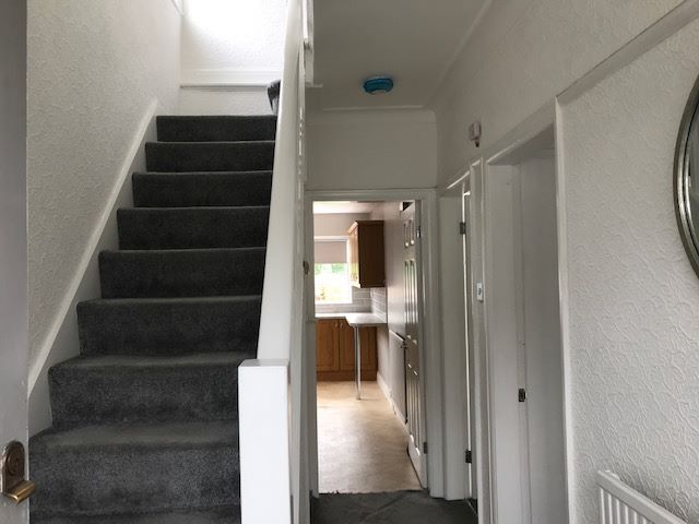 3 bedroom semi-detached house Let in Stockport - Photograph 5.