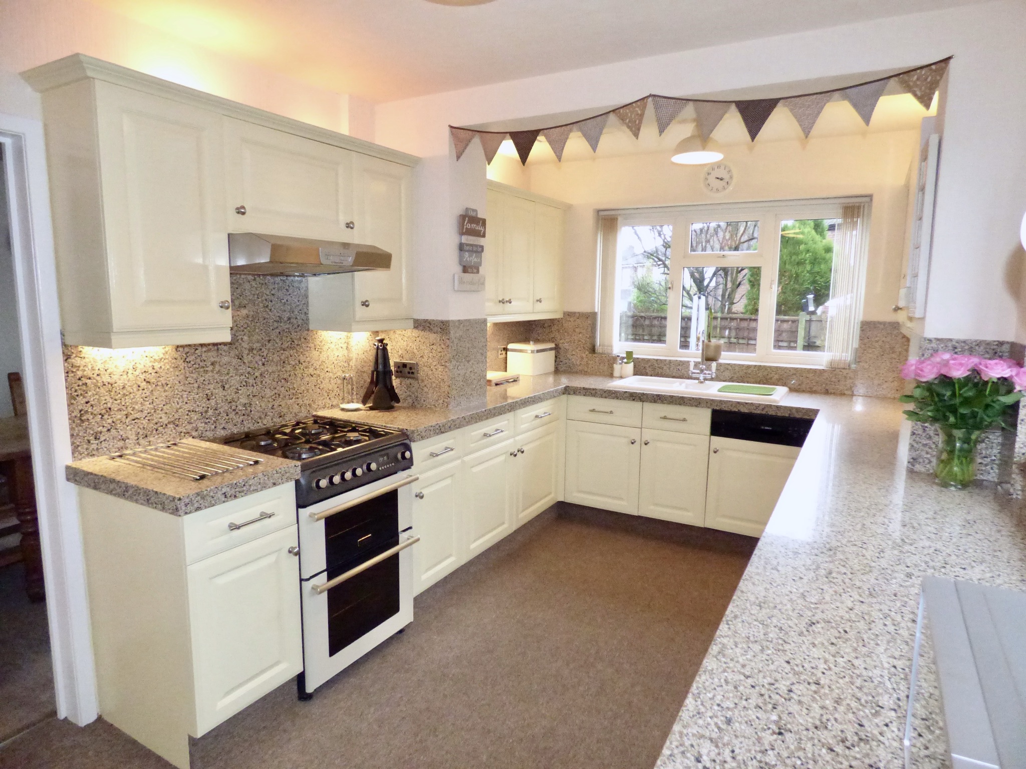 3 bedroom detached house Sold in Stockport - Photograph 7.