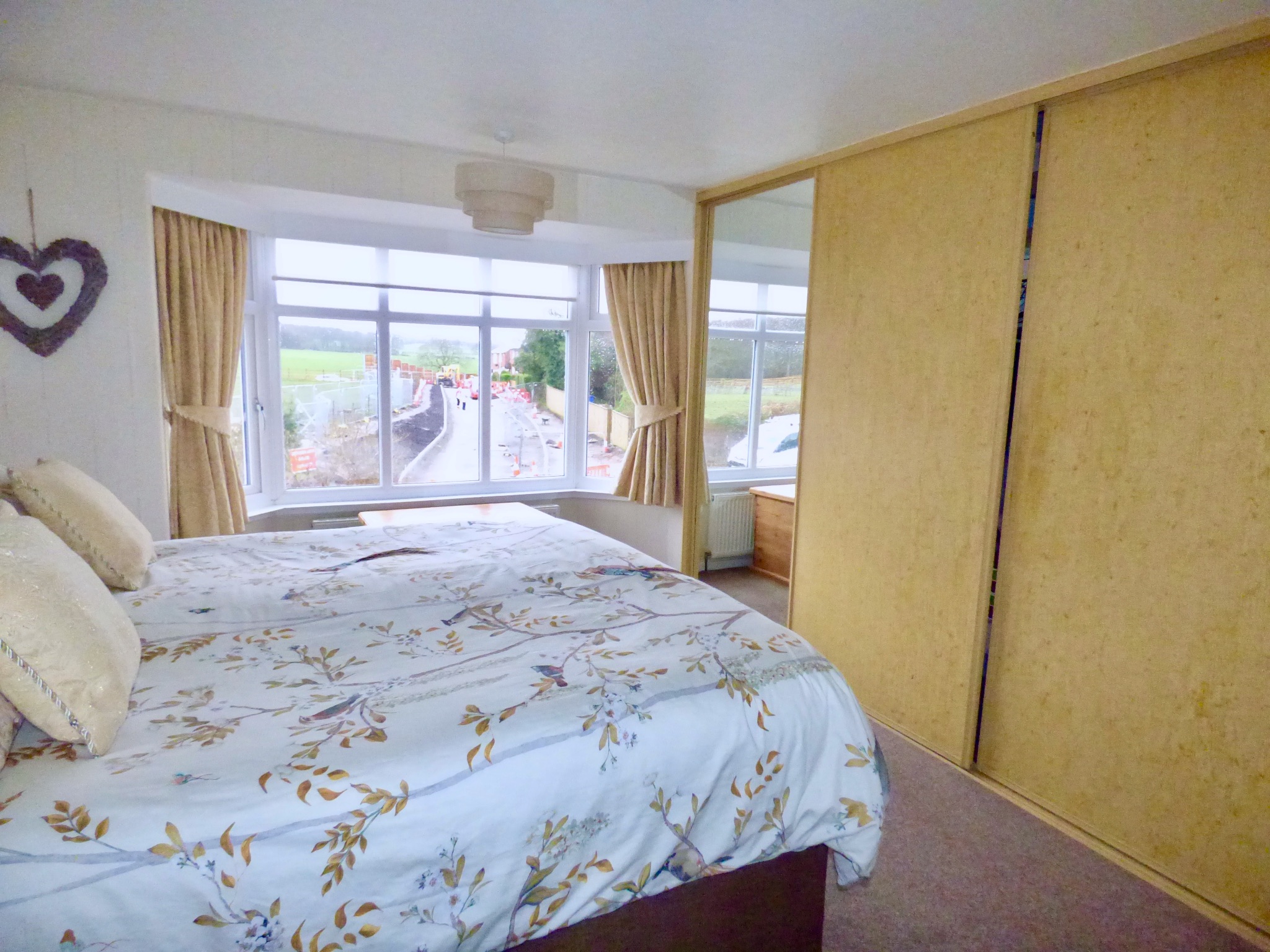 3 bedroom detached house Sold in Stockport - Photograph 9.