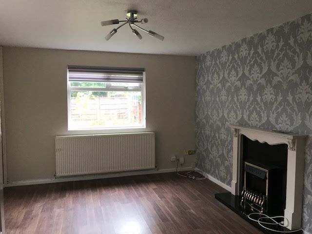 3 bedroom mews house Let in Stockport - Photograph 3.