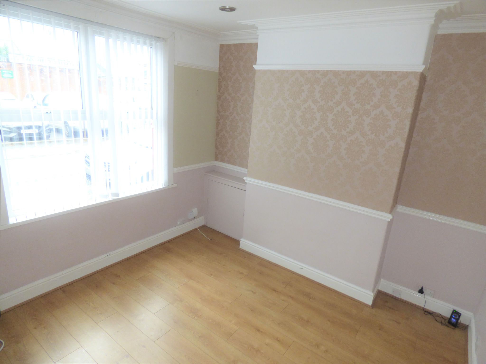 2 bedroom mid terraced house Sold in Stockport - Photograph 3.