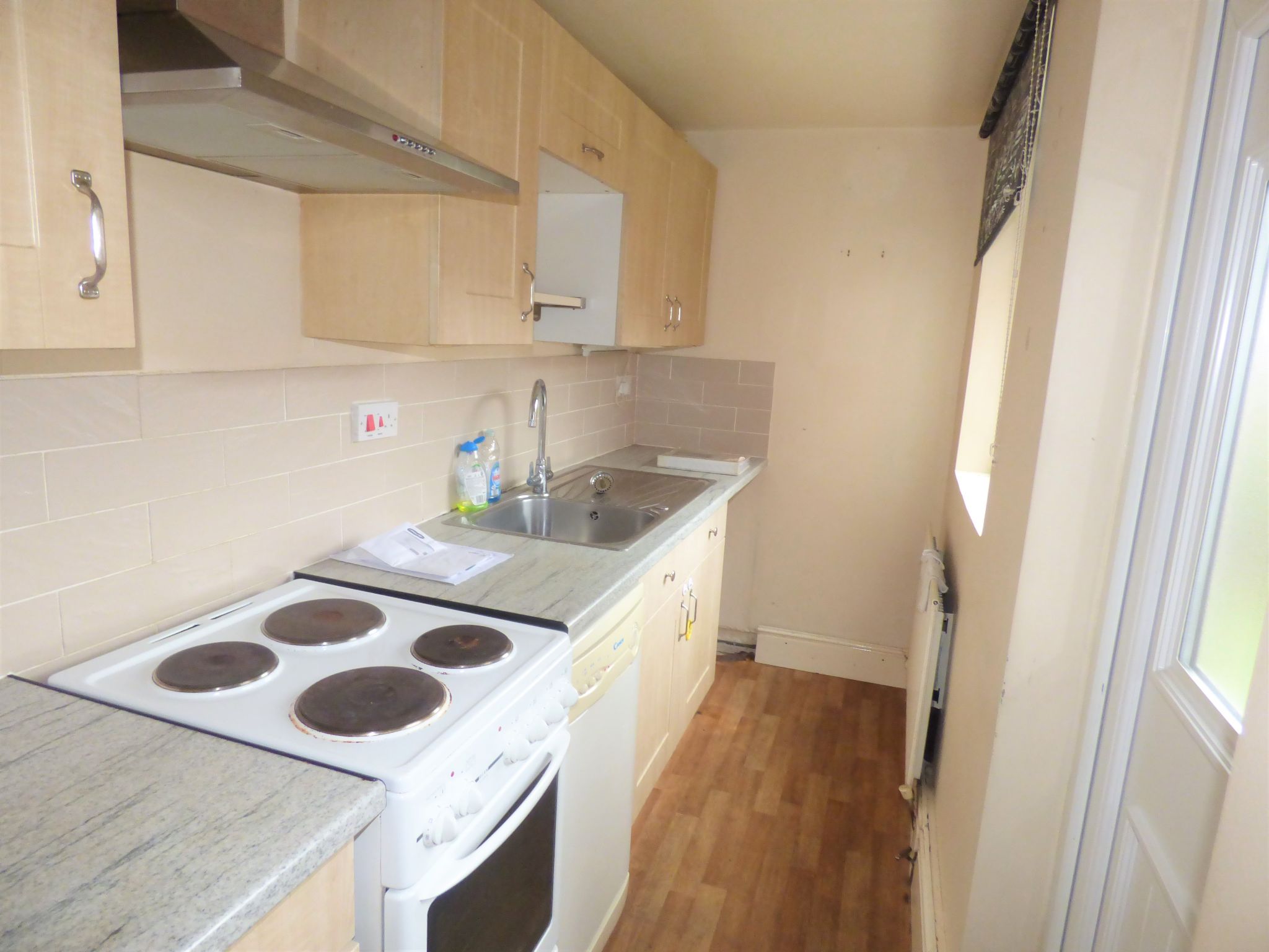 2 bedroom mid terraced house Sold in Stockport - Photograph 6.