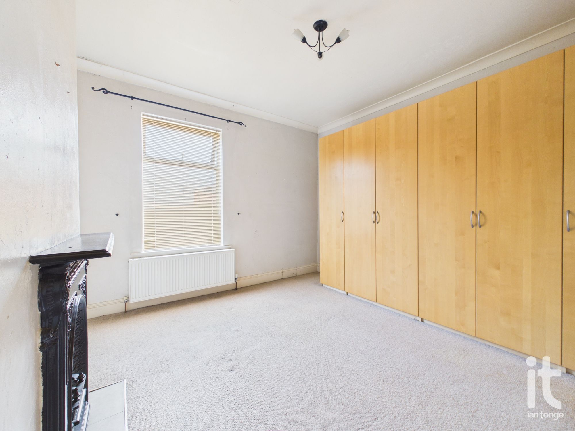 2 bedroom mid terraced house For Sale in Stockport - Photograph 7.