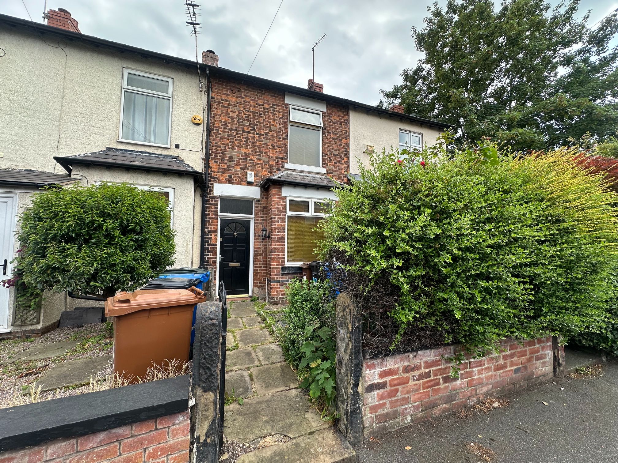 2 bedroom mid terraced house For Sale in Stockport - Property photograph.