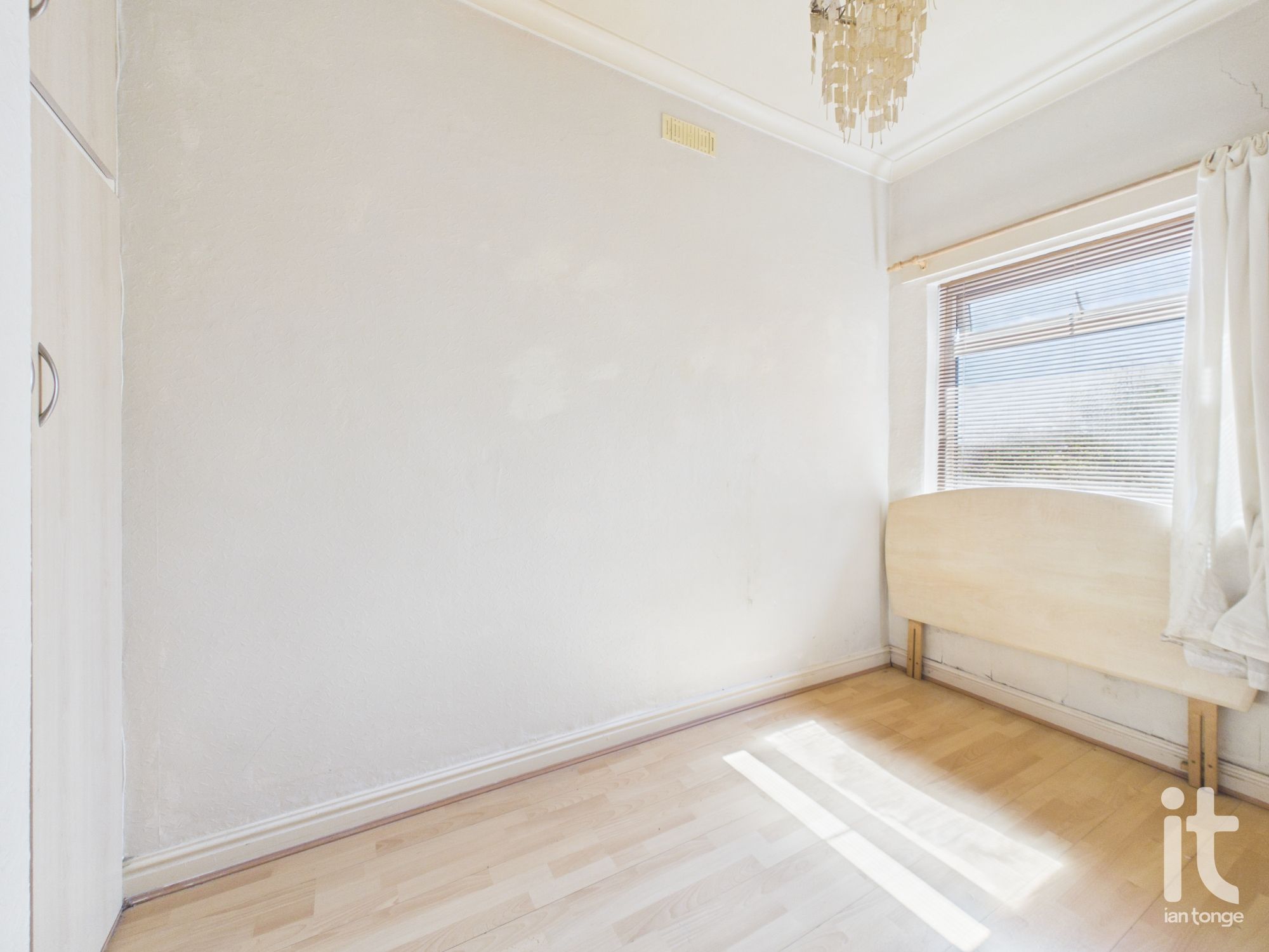 2 bedroom mid terraced house For Sale in Stockport - Photograph 8.