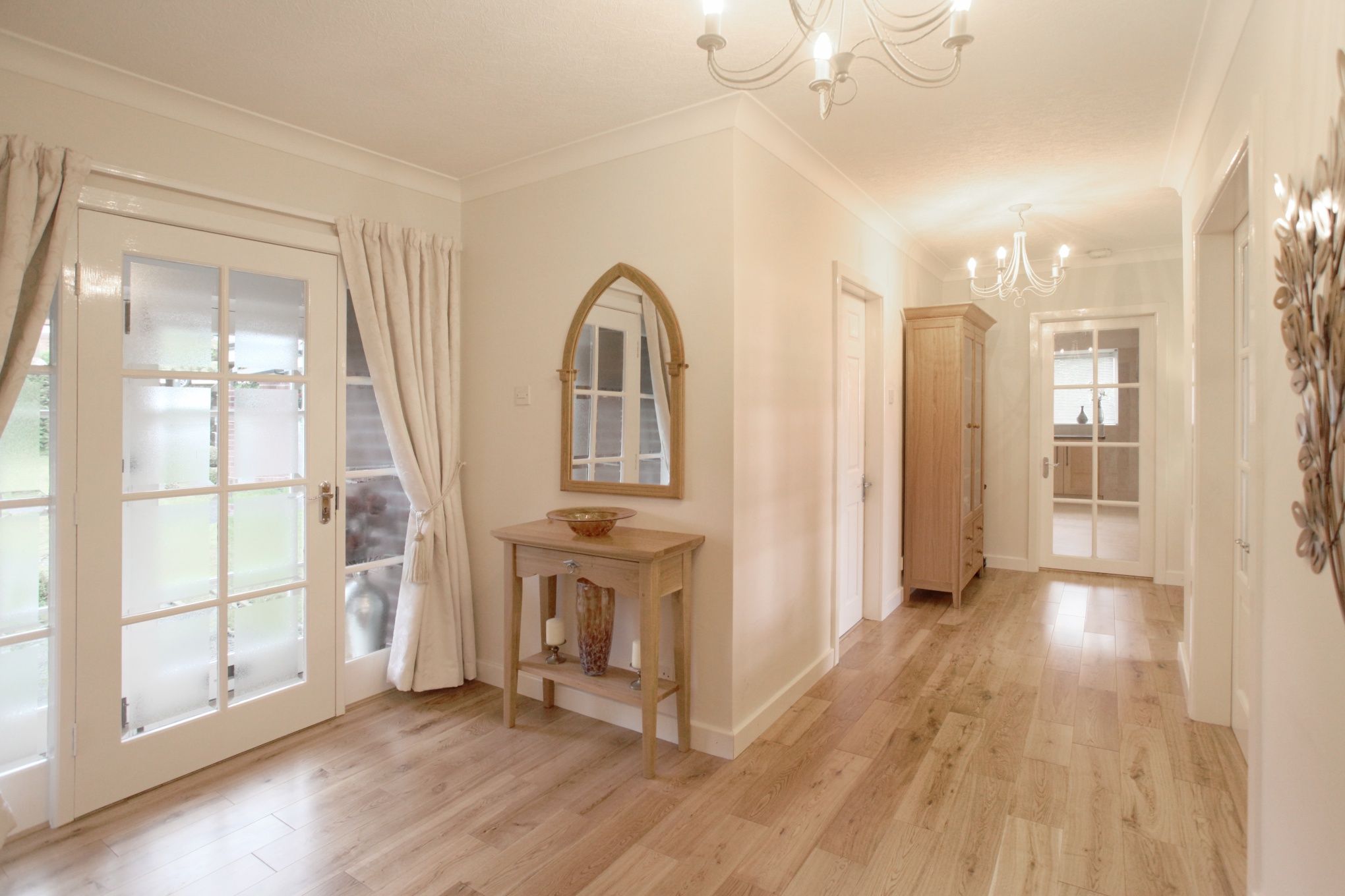 4 bedroom detached house For Sale in Macclesfield - Photograph 7.
