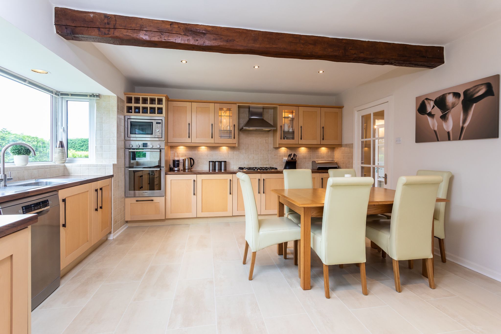 4 bedroom detached house For Sale in Macclesfield - Photograph 3.