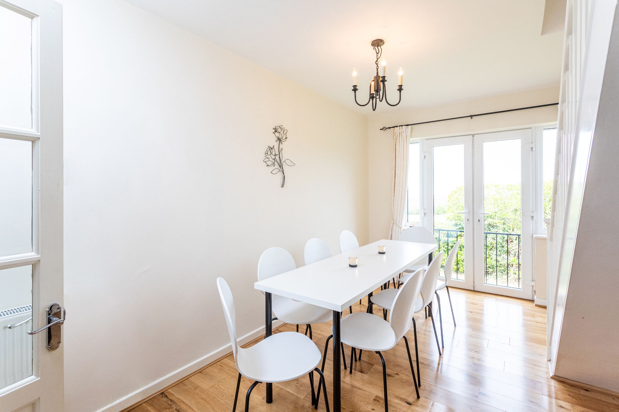 4 bedroom detached house For Sale in Macclesfield - Photograph 8.