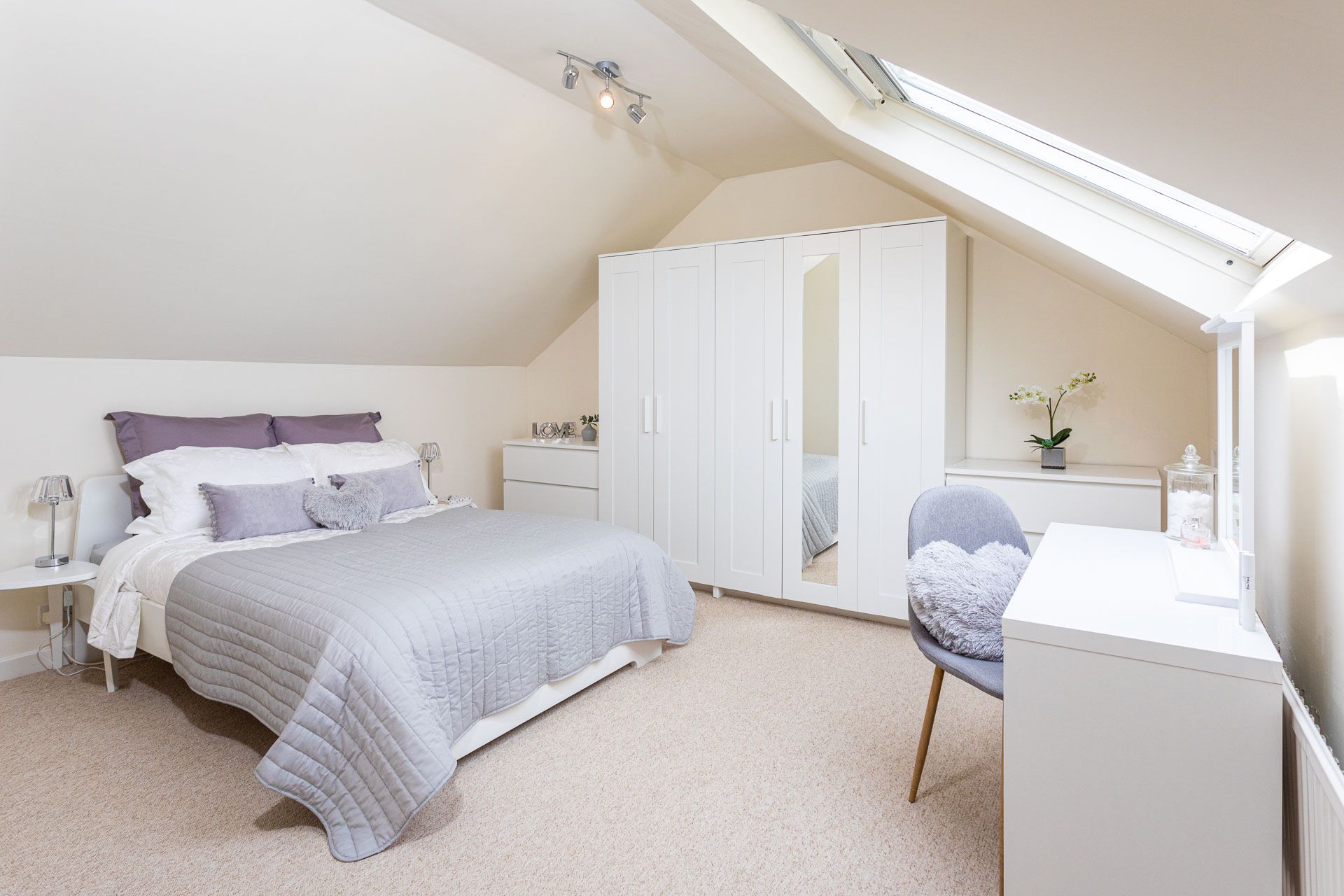 4 bedroom detached house For Sale in Macclesfield - Photograph 12.