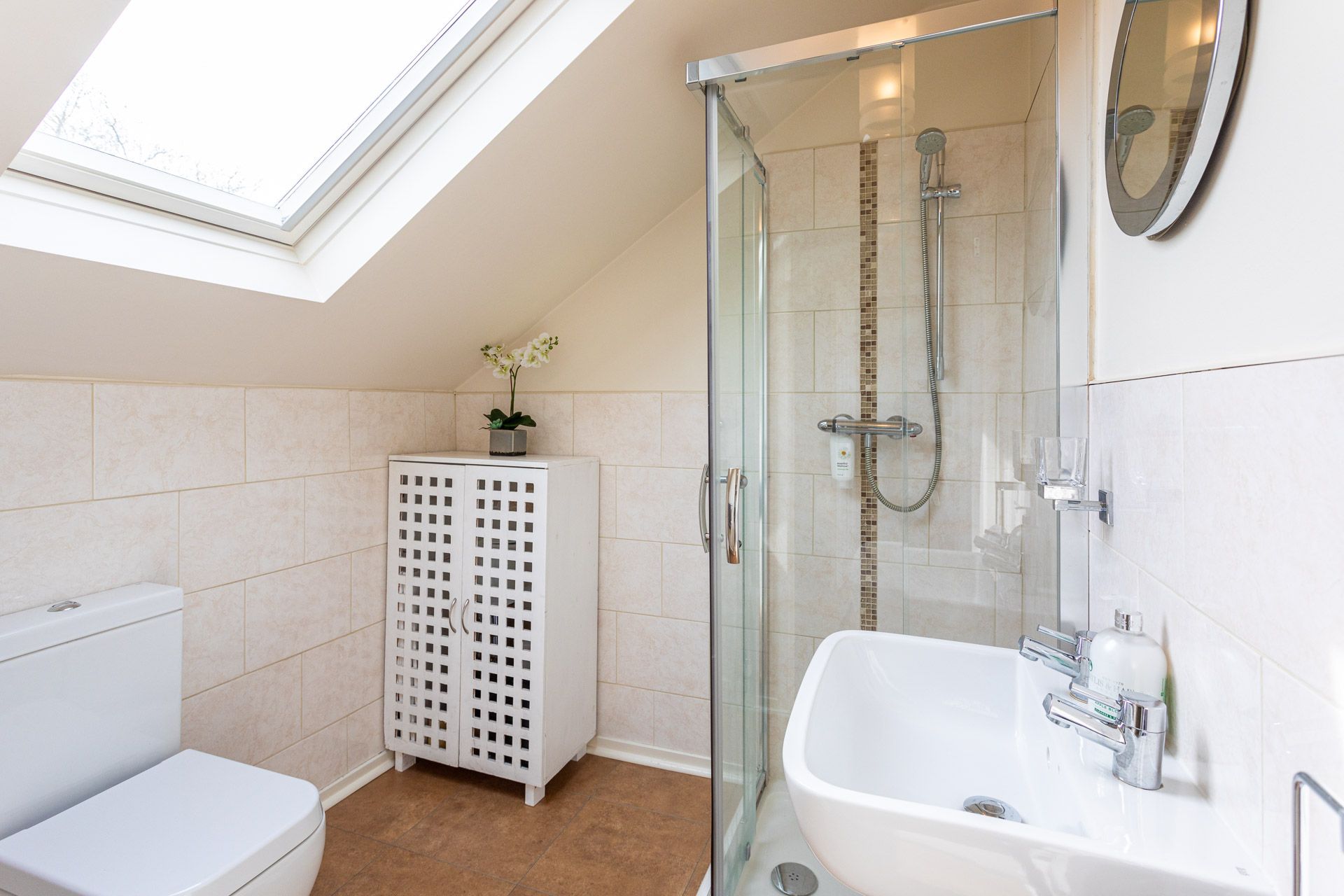 4 bedroom detached house For Sale in Macclesfield - Photograph 13.
