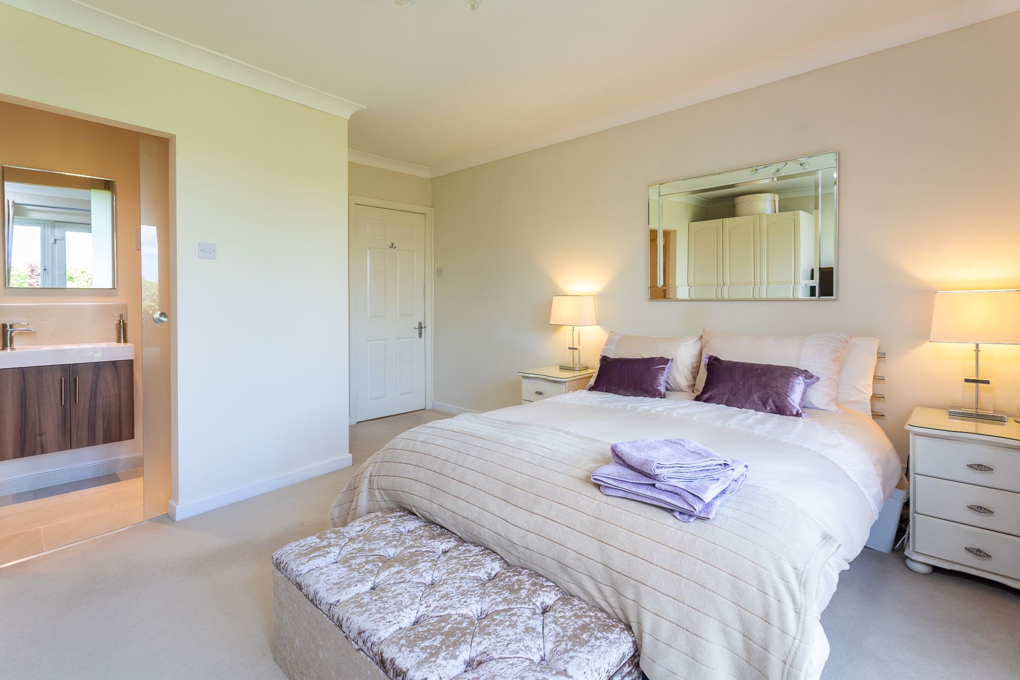 4 bedroom detached house For Sale in Macclesfield - Photograph 9.