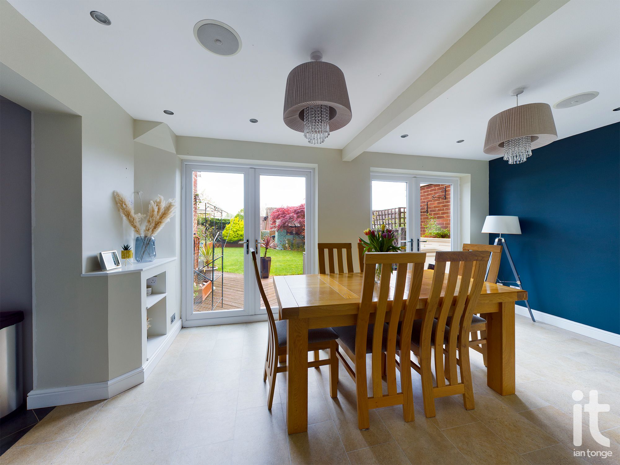 3 bedroom semi-detached house Sold in Stockport - Photograph 6.