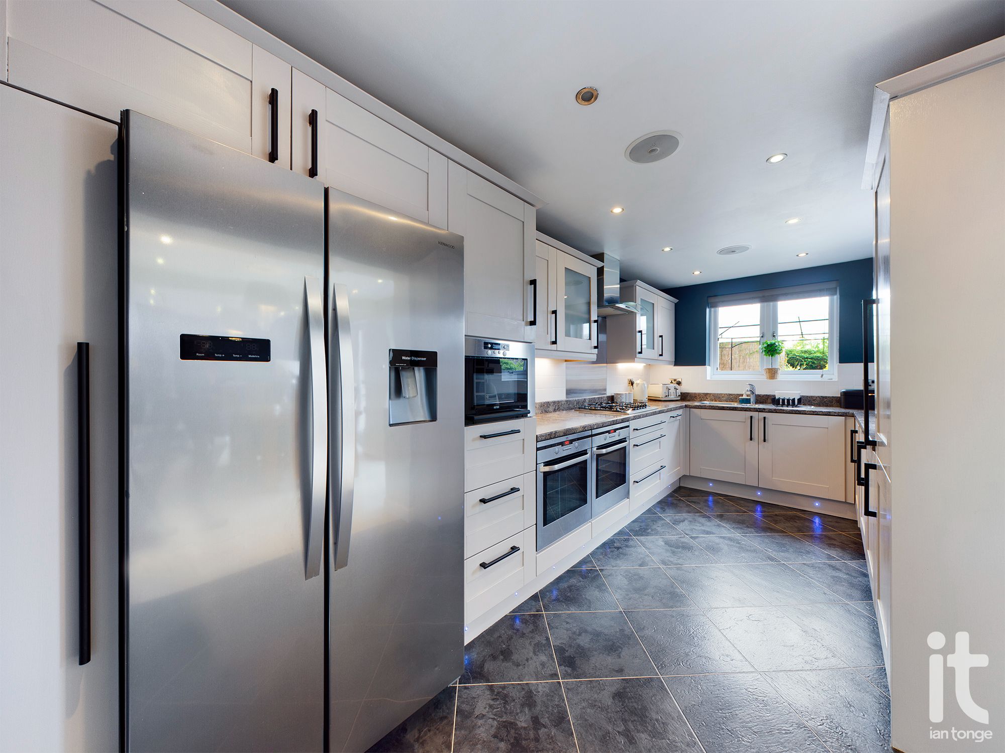 3 bedroom semi-detached house Sold in Stockport - Photograph 10.