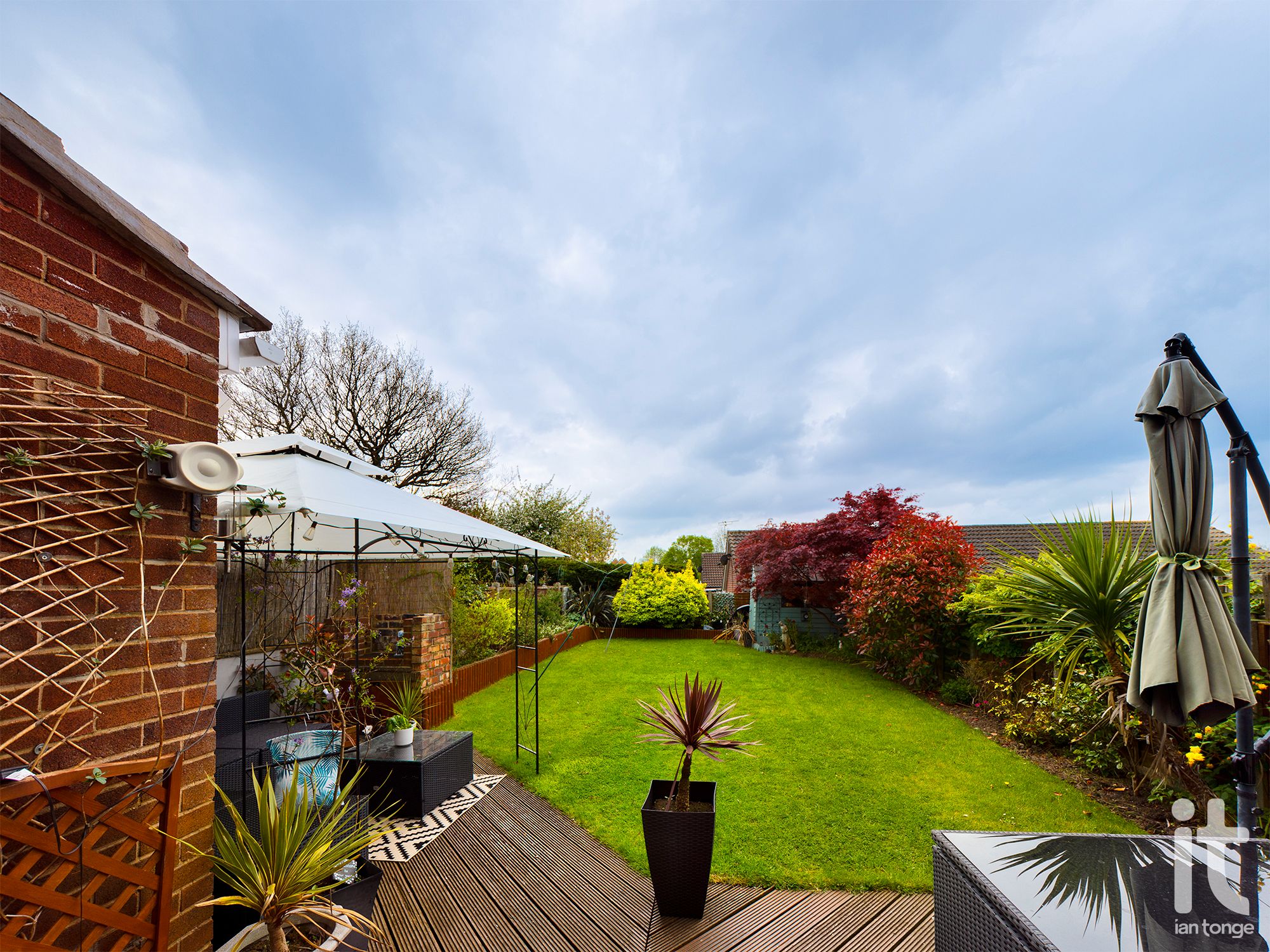 3 bedroom semi-detached house Sold in Stockport - Photograph 12.