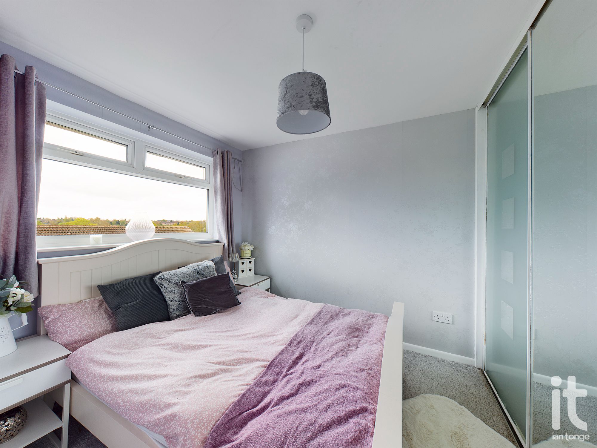 3 bedroom semi-detached house Sold in Stockport - Photograph 19.