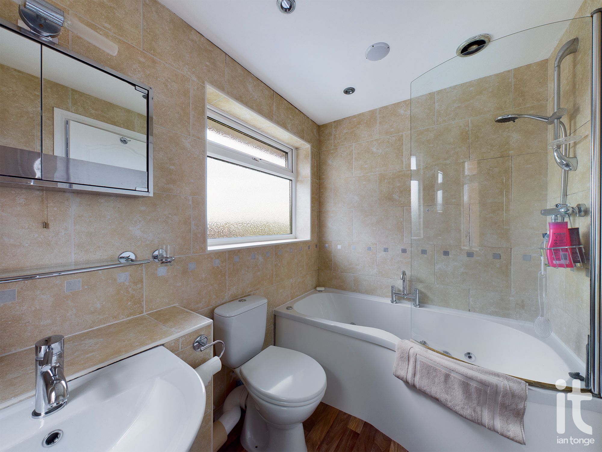3 bedroom semi-detached house Sold in Stockport - Photograph 22.
