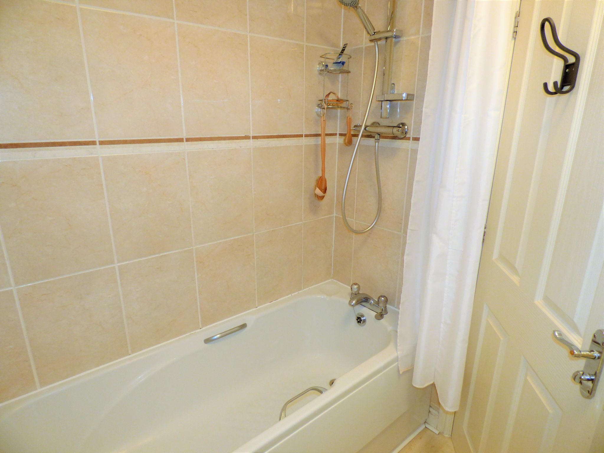 2 bedroom mews house Sold in Stockport - Photograph 10.