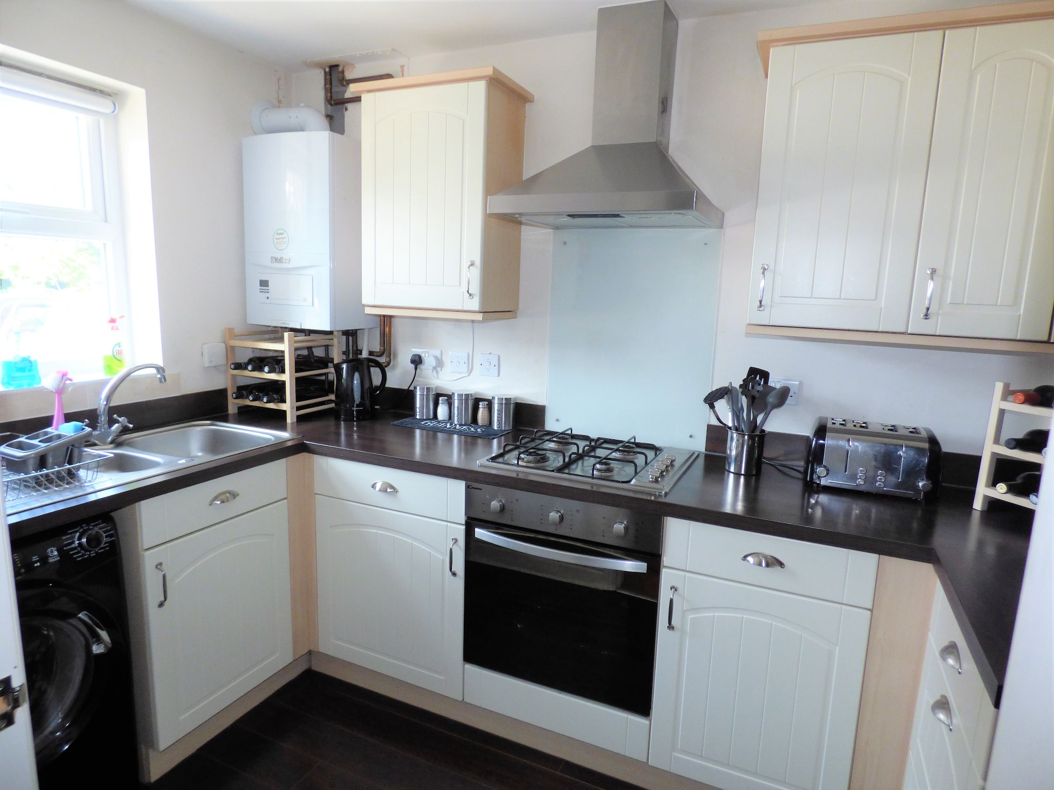 2 bedroom mews house Sold in Stockport - Photograph 4.