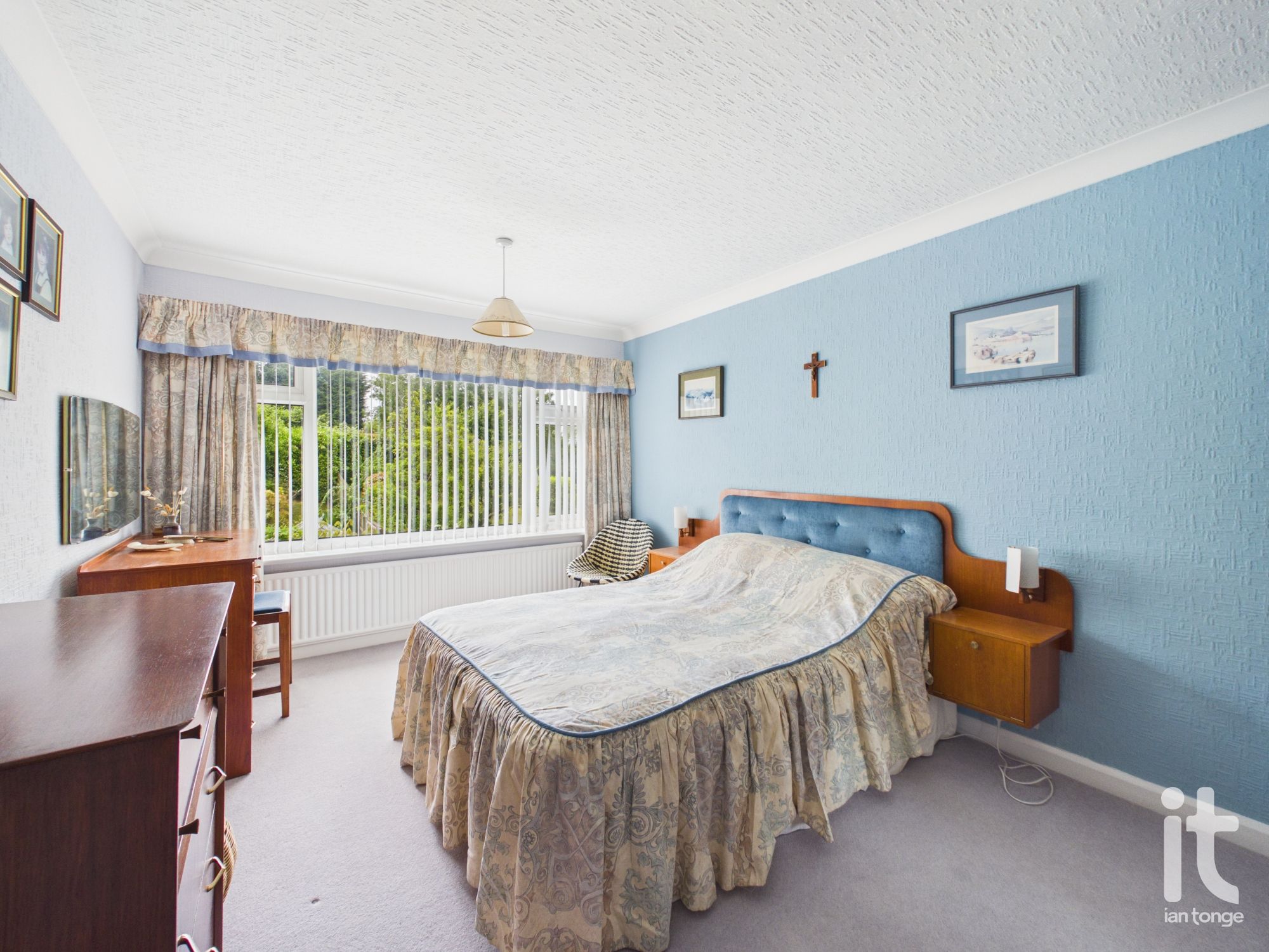 3 bedroom semi-detached house For Sale in Stockport - Photograph 8.