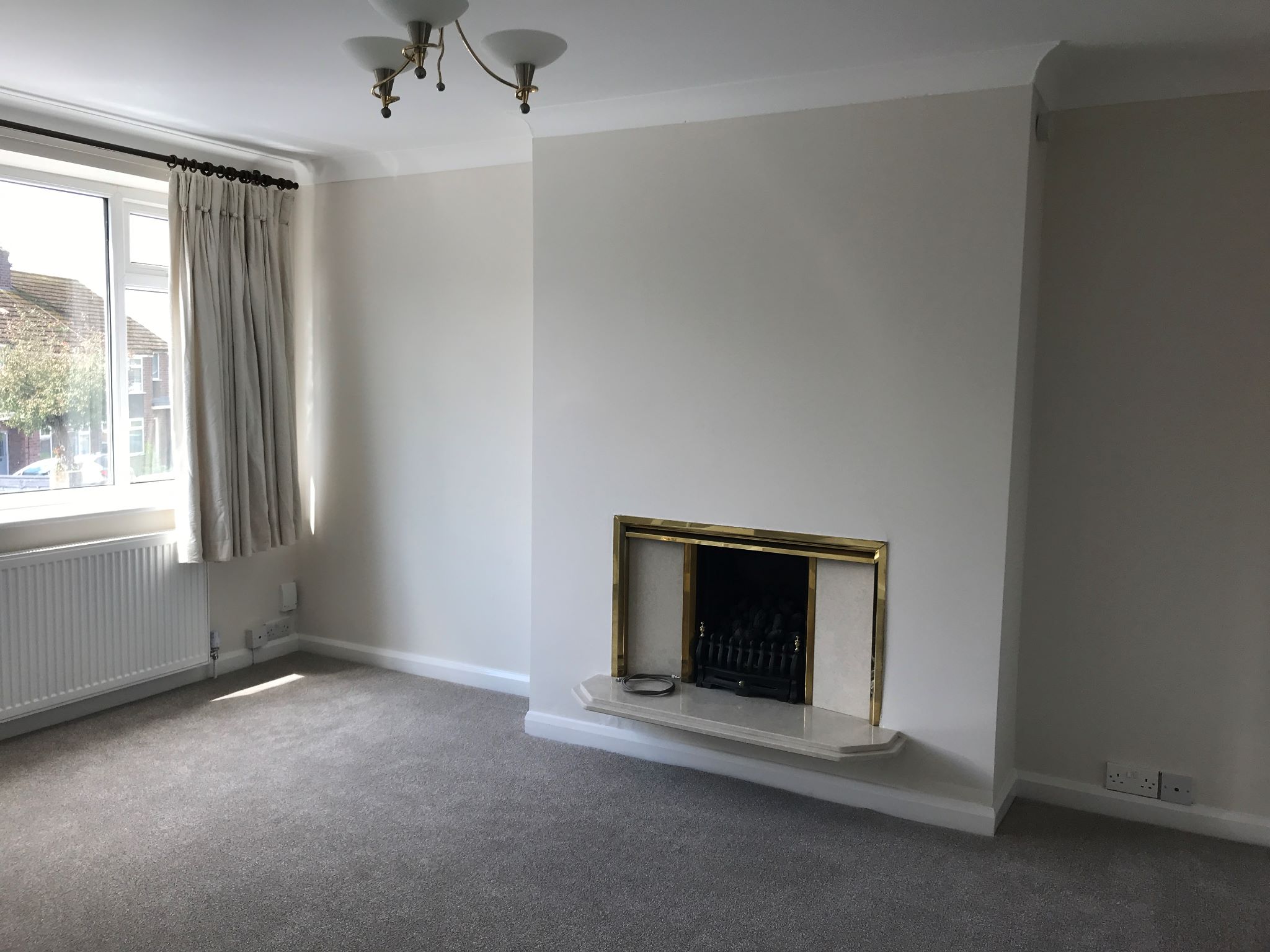 3 bedroom detached house Let in Stockport - Lounge.