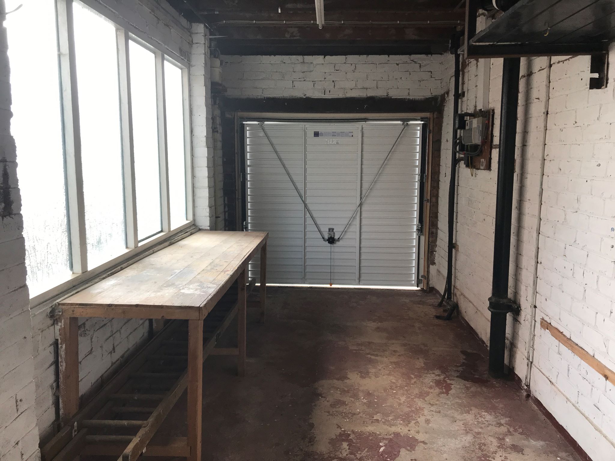 3 bedroom detached house Let in Stockport - Garage.