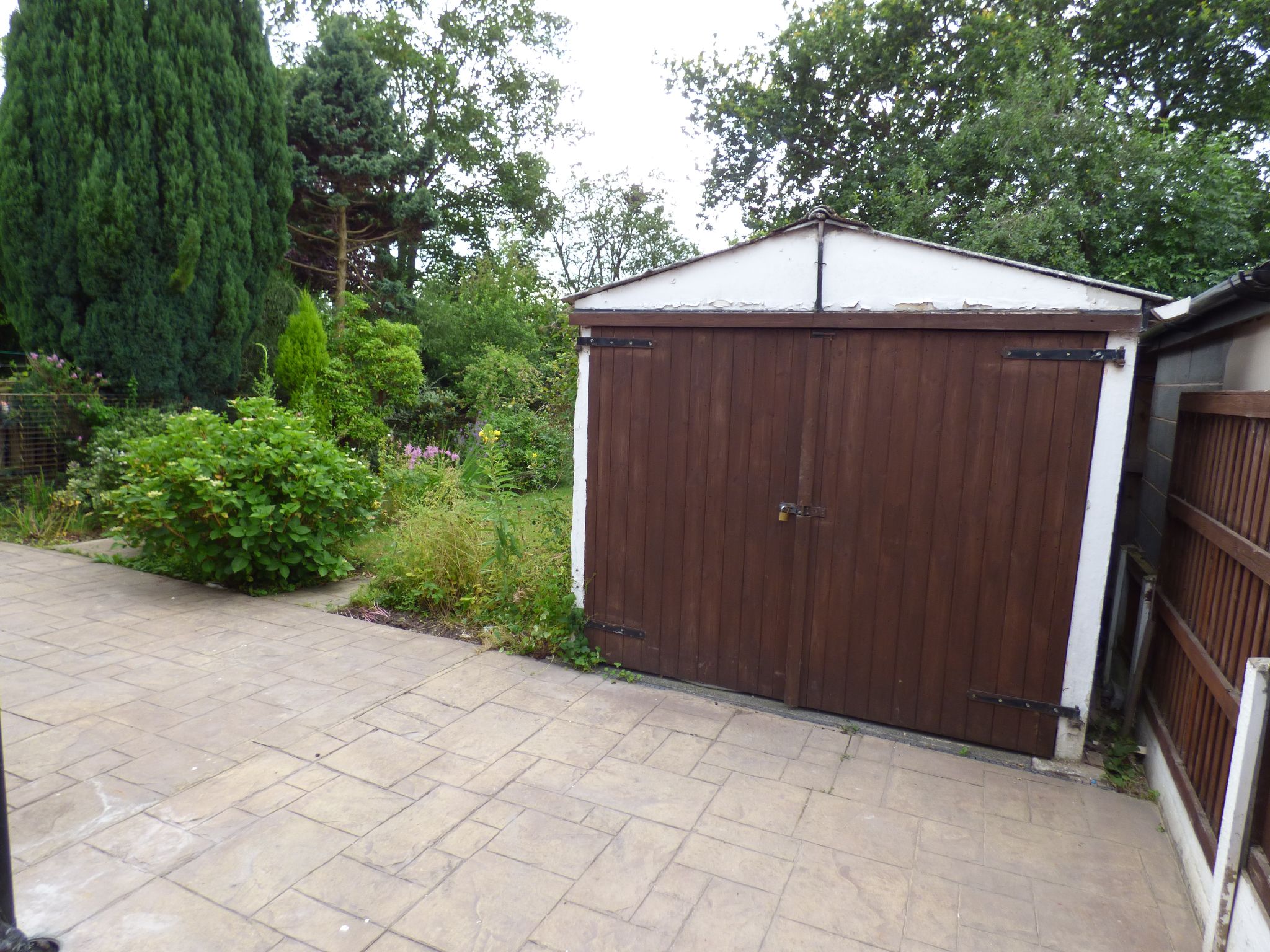 3 bedroom semi-detached house Let in Stockport - Photograph 12.