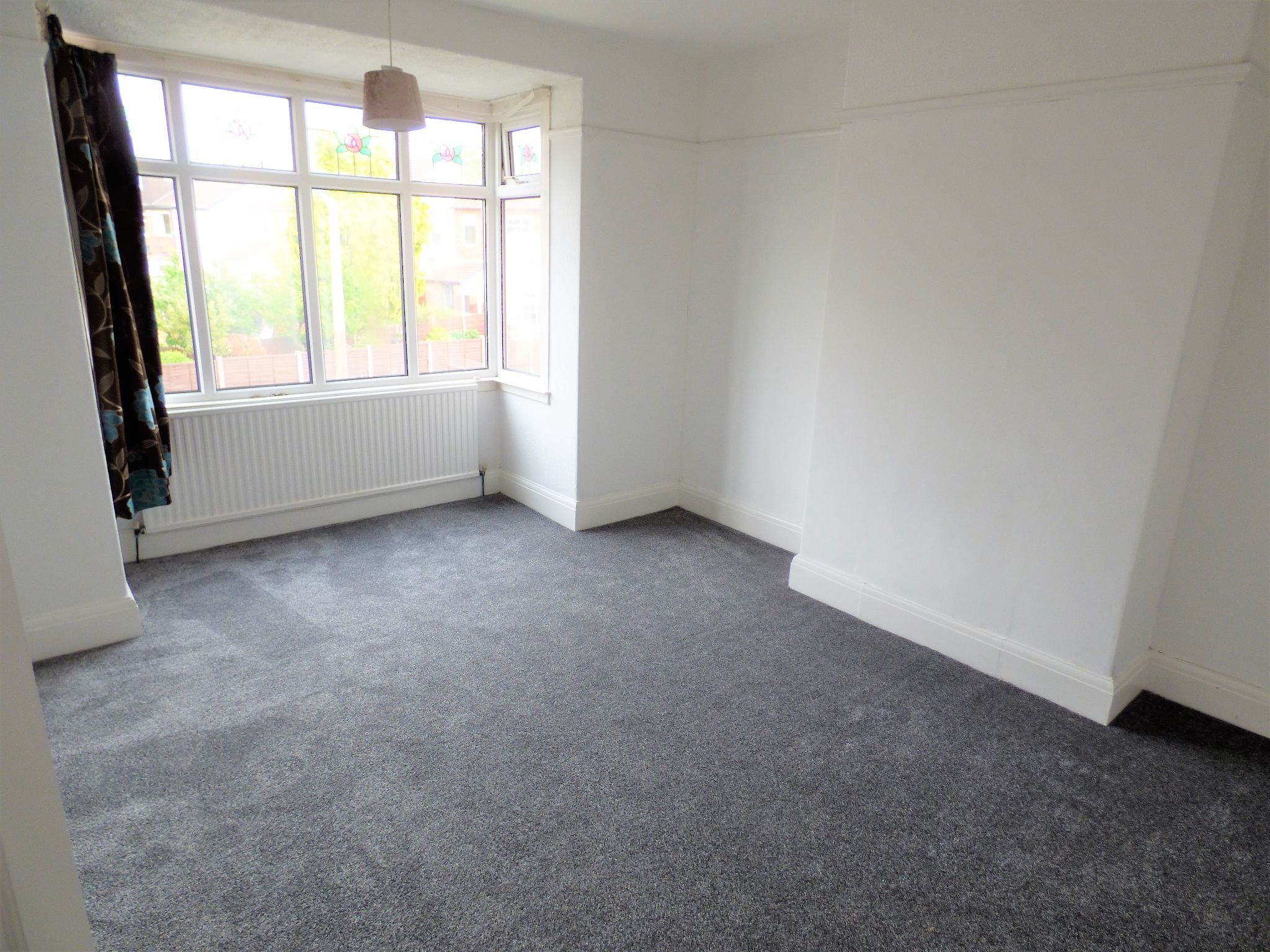 3 bedroom semi-detached house Let in Stockport - Photograph 7.