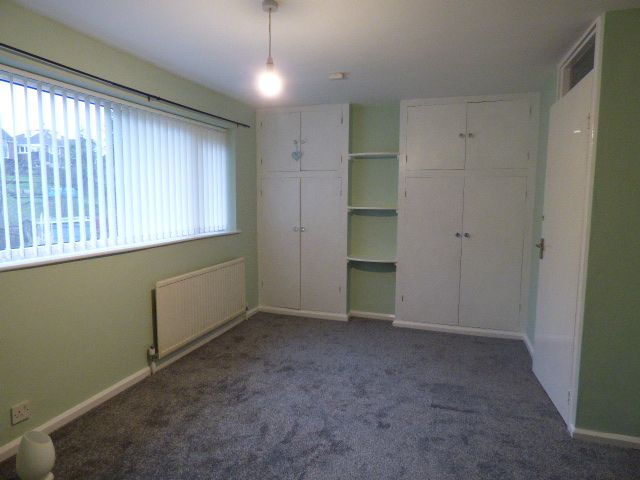 2 bedroom mid terraced house Let in Stockport - Photograph 5.