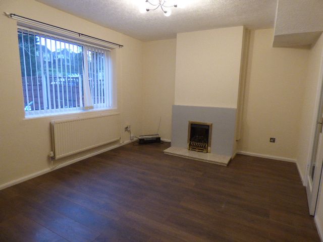 2 bedroom mid terraced house Let in Stockport - Photograph 4.
