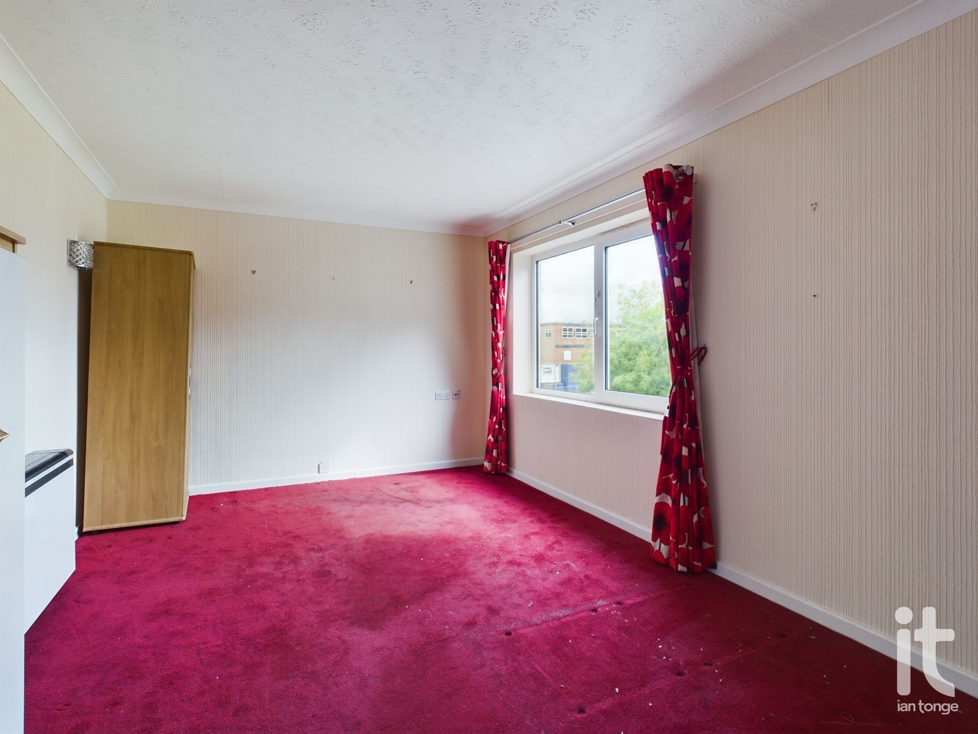 1 bedroom apartment flat/apartment SSTC in Stockport - Photograph 3.