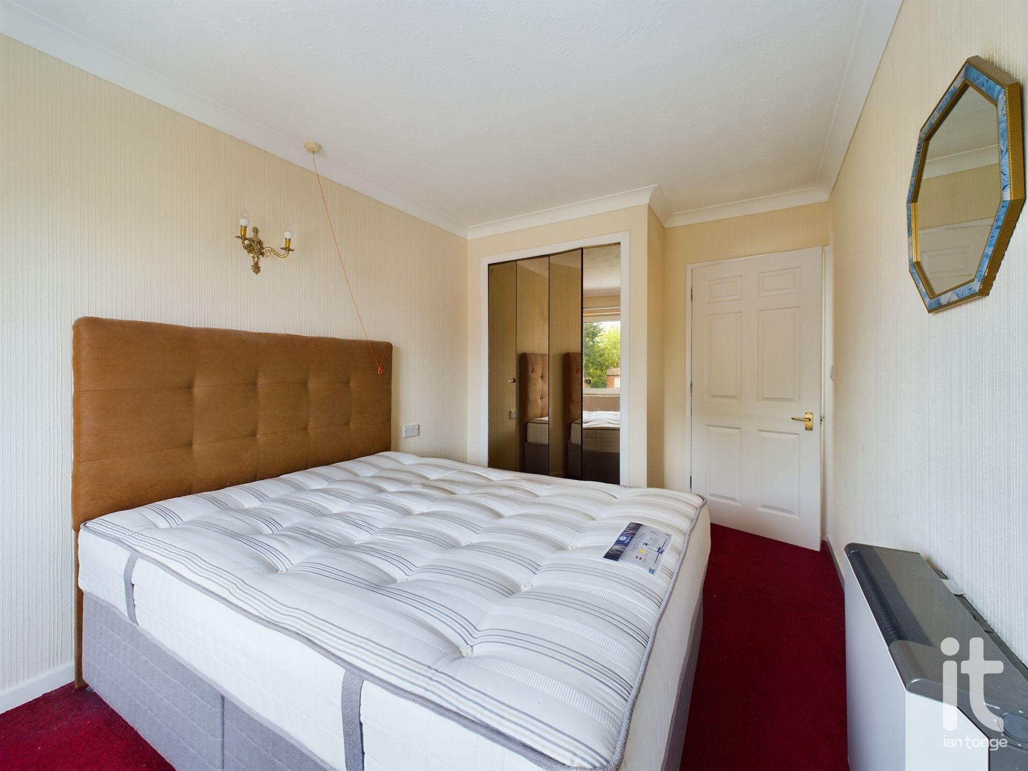 1 bedroom apartment flat/apartment SSTC in Stockport - Photograph 6.
