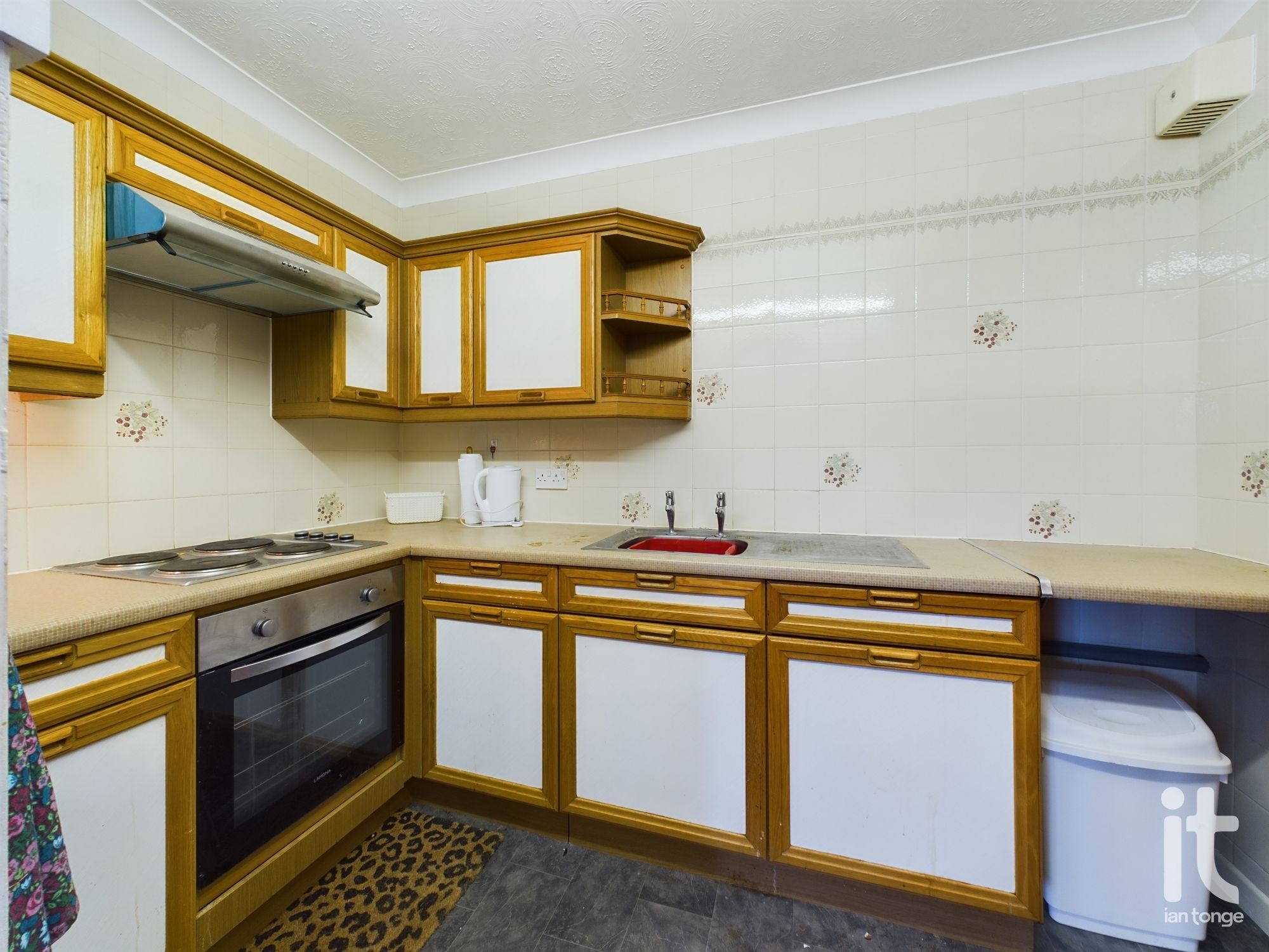 1 bedroom apartment flat/apartment SSTC in Stockport - Photograph 11.