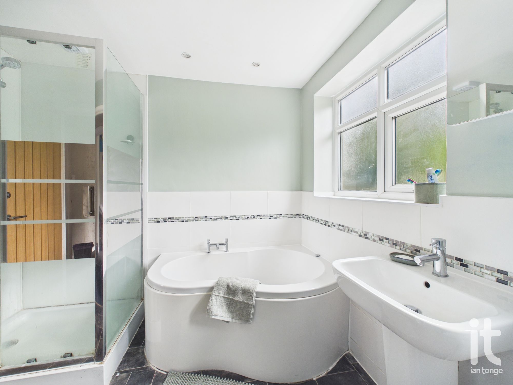 4 bedroom detached house For Sale in Stockport - Photograph 28.